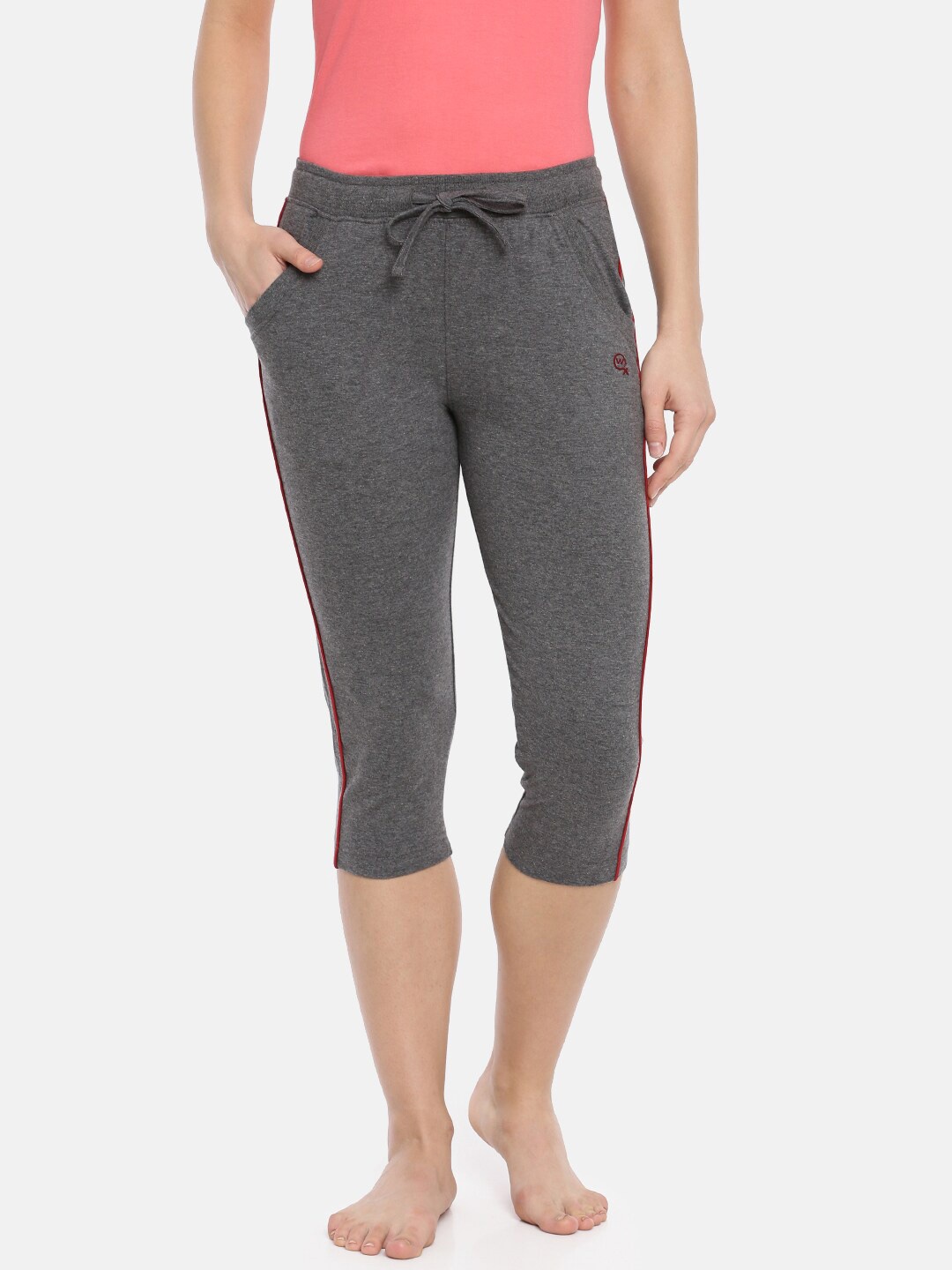 

Macrowoman W-Series Mid-Rise Cotton Capris, Black
