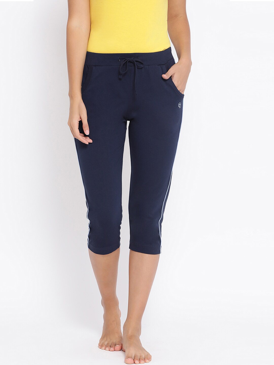 

Macrowoman W-Series Women Mid-Rise Cotton Capris, Navy blue