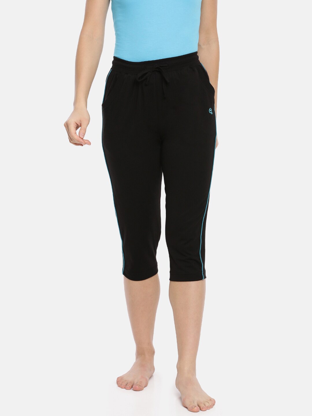

Macrowoman W-Series Mid Rise Cotton Capris, Black