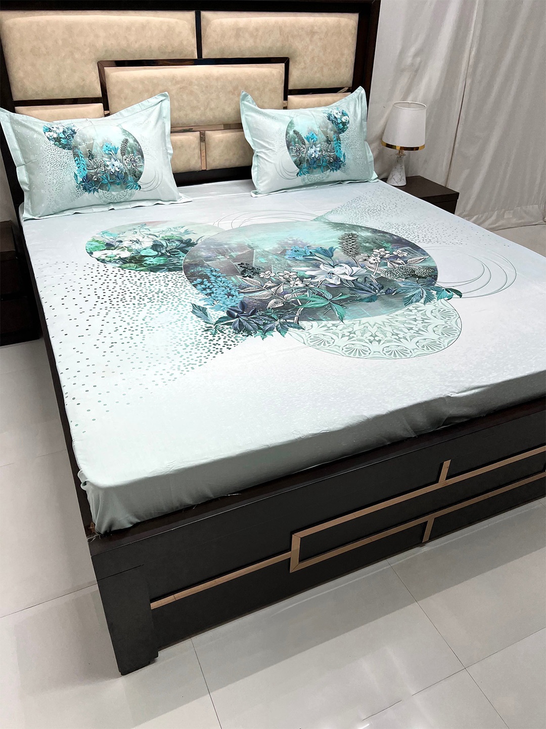 

Pure Decor Majestic Green Floral 400 TC Pure Cotton King Bedsheet with 2 Pillow Covers