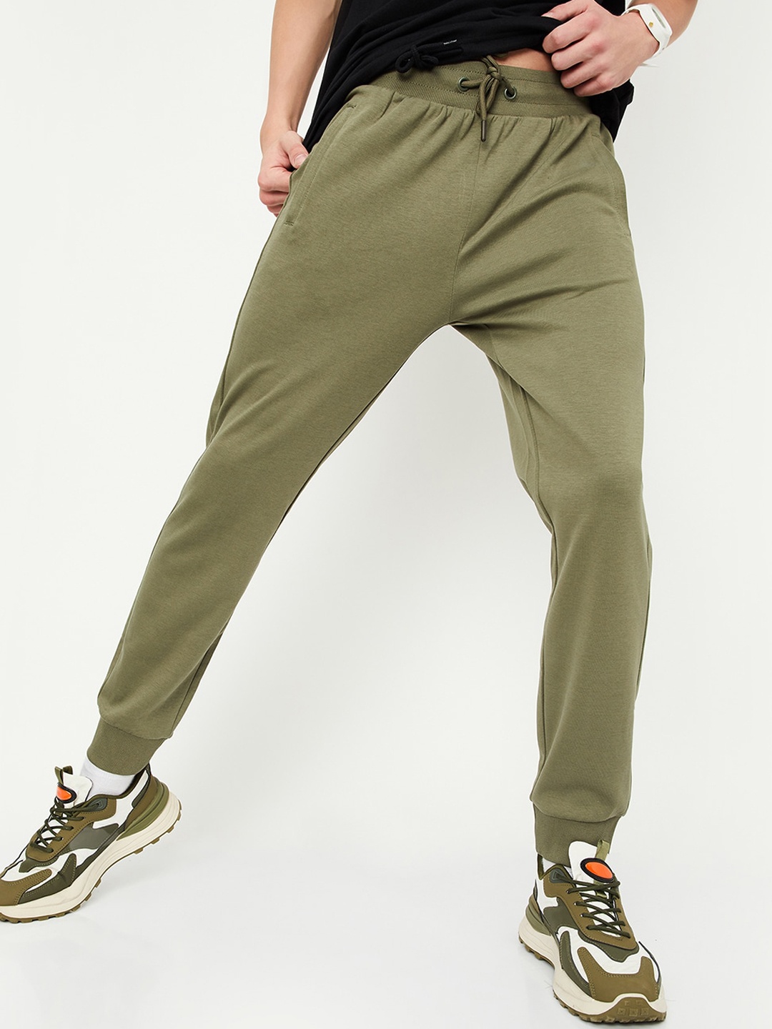 

Max Men Mid-Rise Joggers, Green