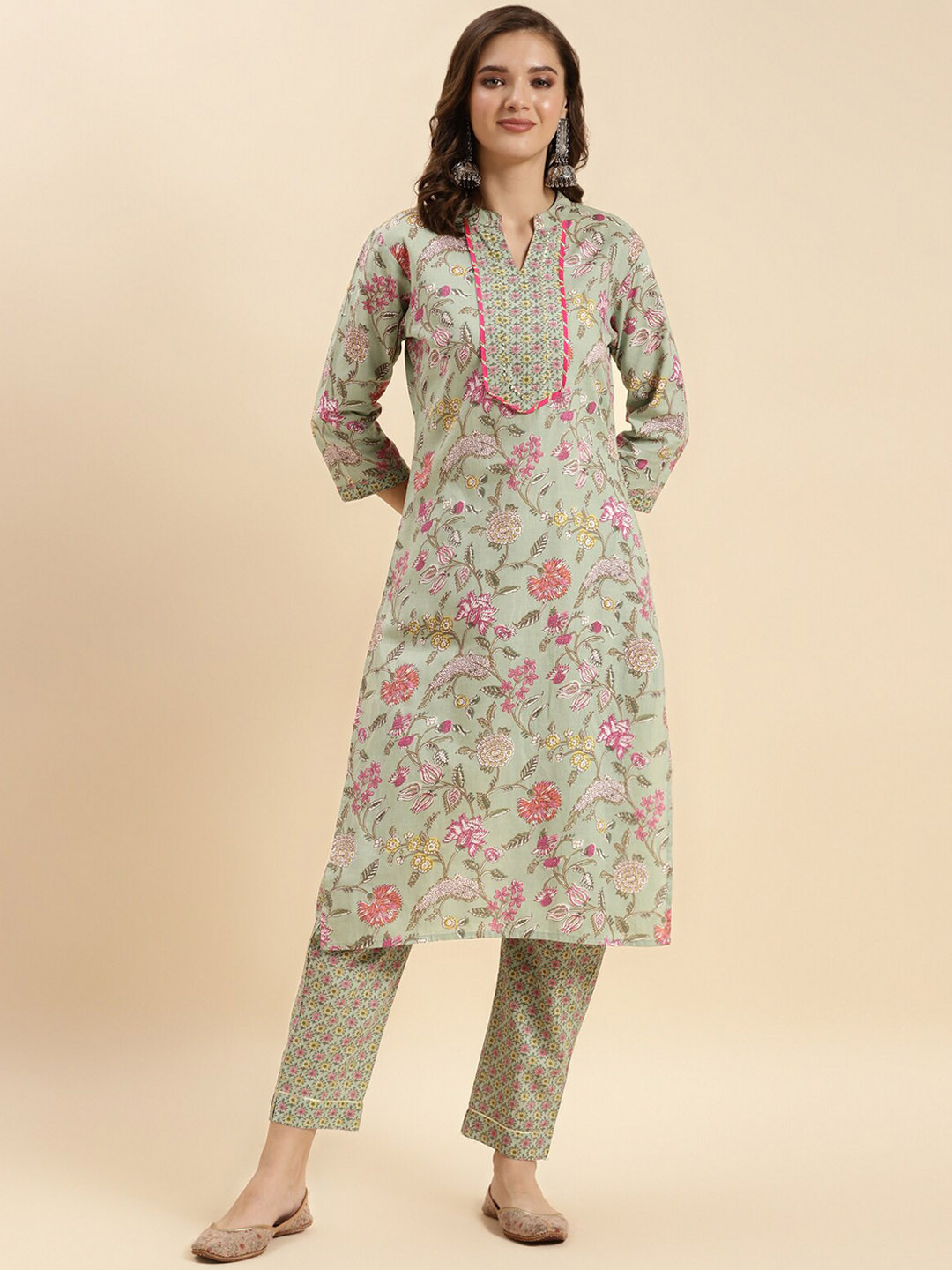 

Rangita Floral Printed Gotta Patti Pure Cotton Straight Kurta With Trousers, Green
