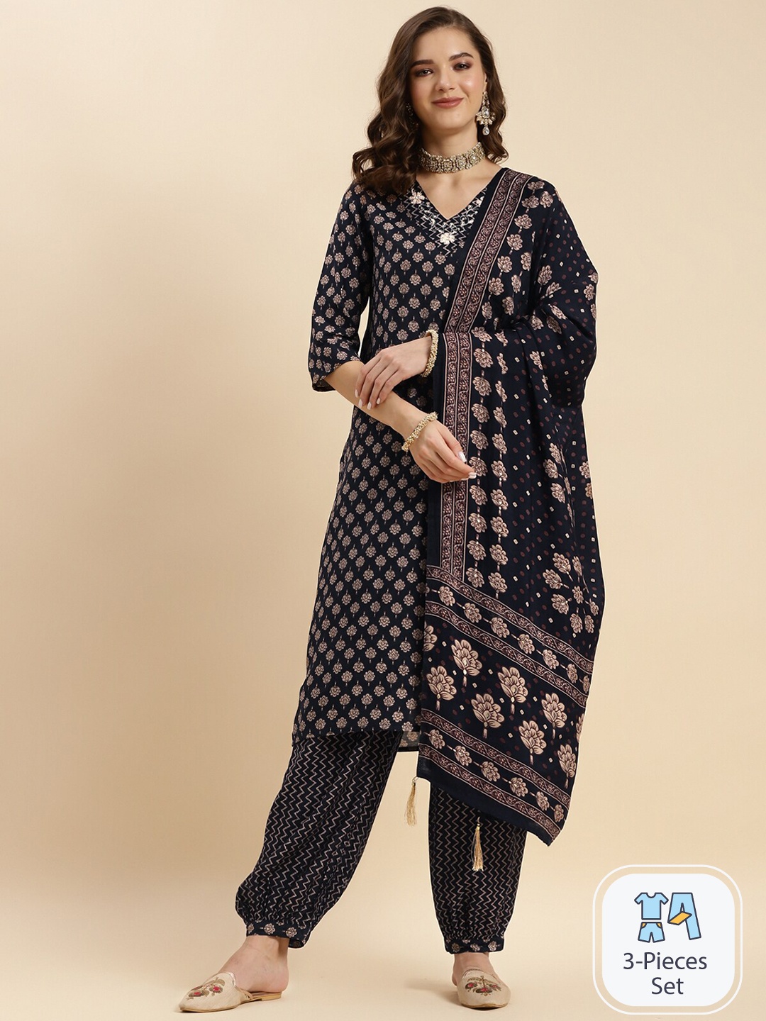 

Rangita Floral Printed Straight Kurta & Harem Pants With Dupatta, Navy blue