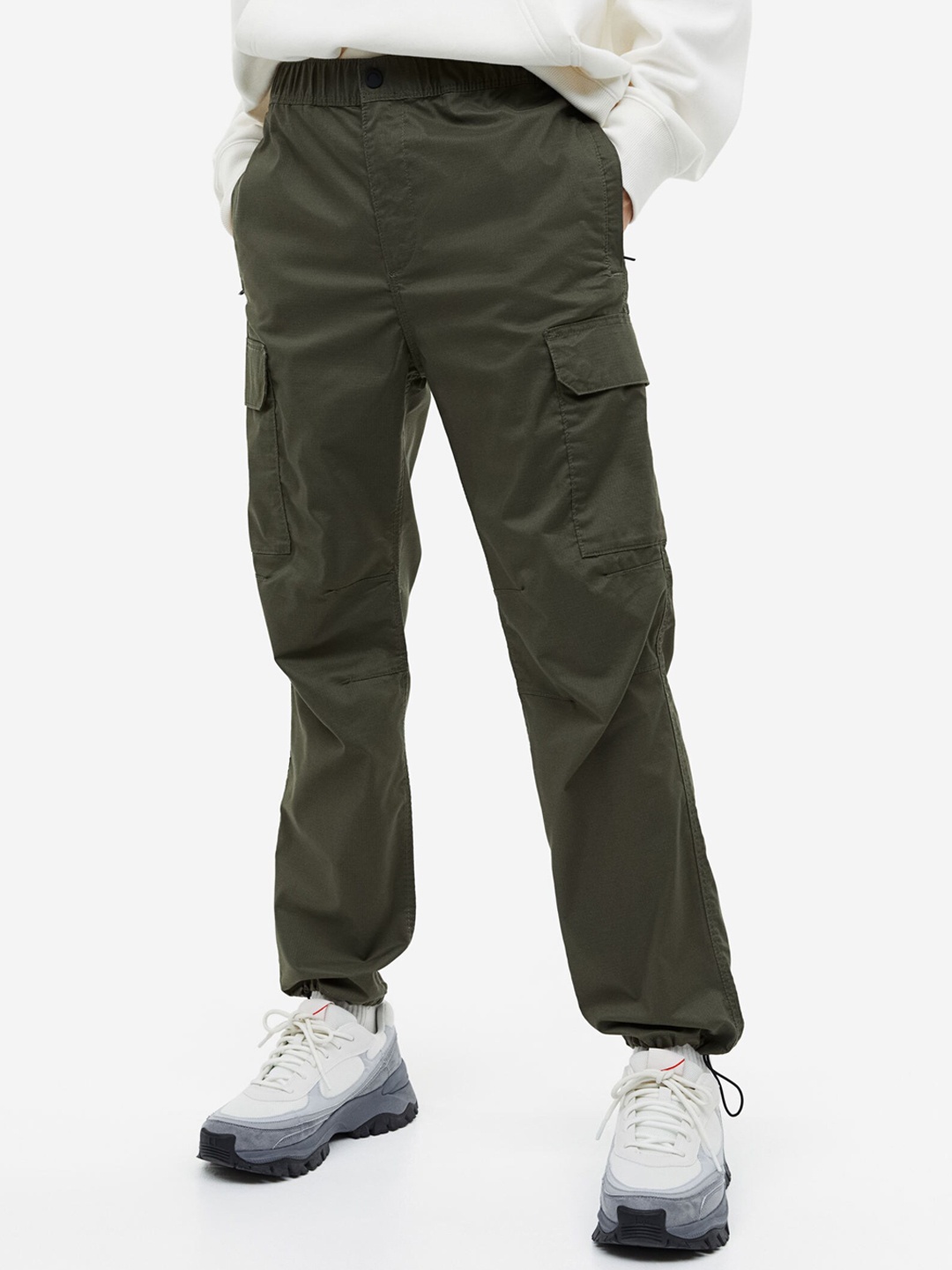 

H&M Men Regular Fit Ripstop Cargo Trousers, Green