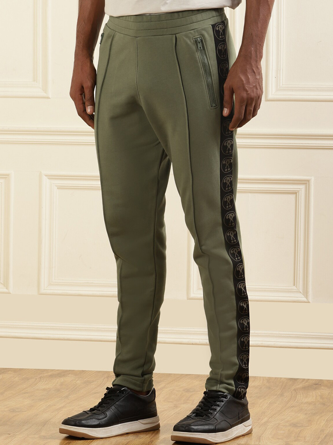 

MOSCHINO COUTURE Men Side Panel Printed Pure Cotton Track Pants, Olive