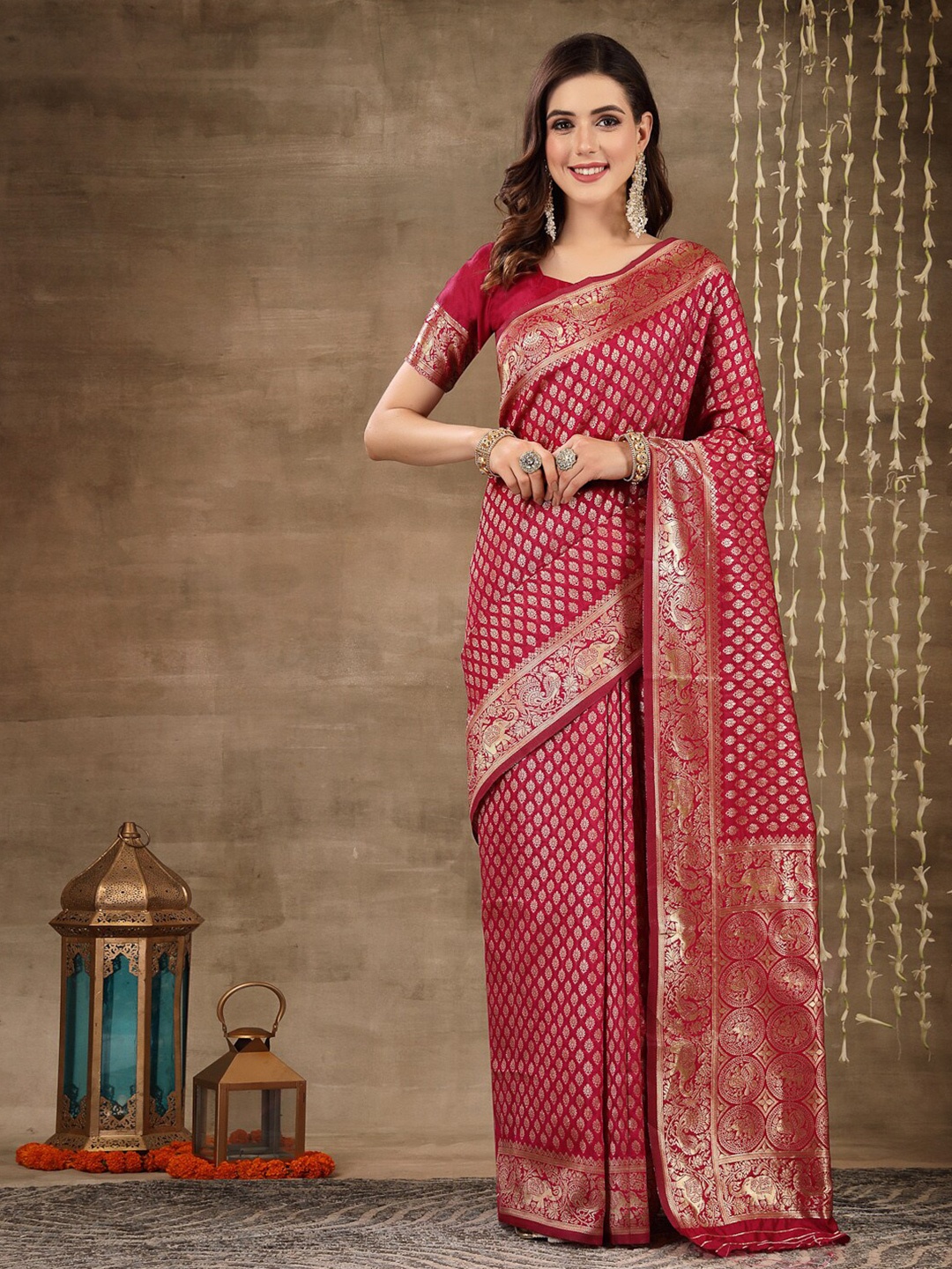 

Stylum Ethnic Motifs Woven Design Zari Banarasi Saree, Pink