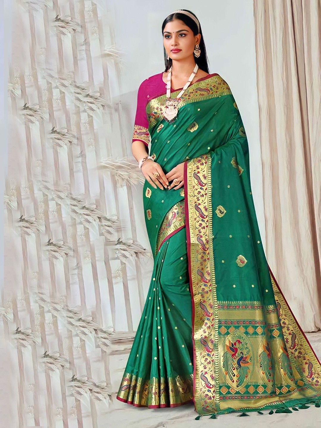 

Mitera Ethnic Motifs Woven Design Zari Banarasi Saree, Green