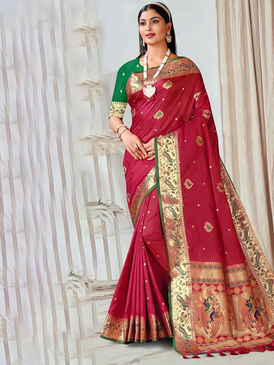 

Mitera Ethnic Motifs Woven Design Zari Banarasi Saree, Red