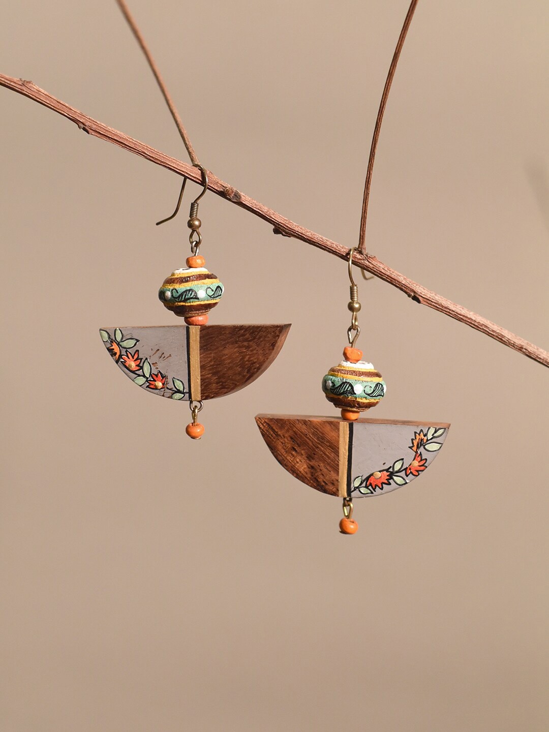 

AAKRITI ART CREATIONS Brass-Plated Contemporary Drop Earrings, Gold