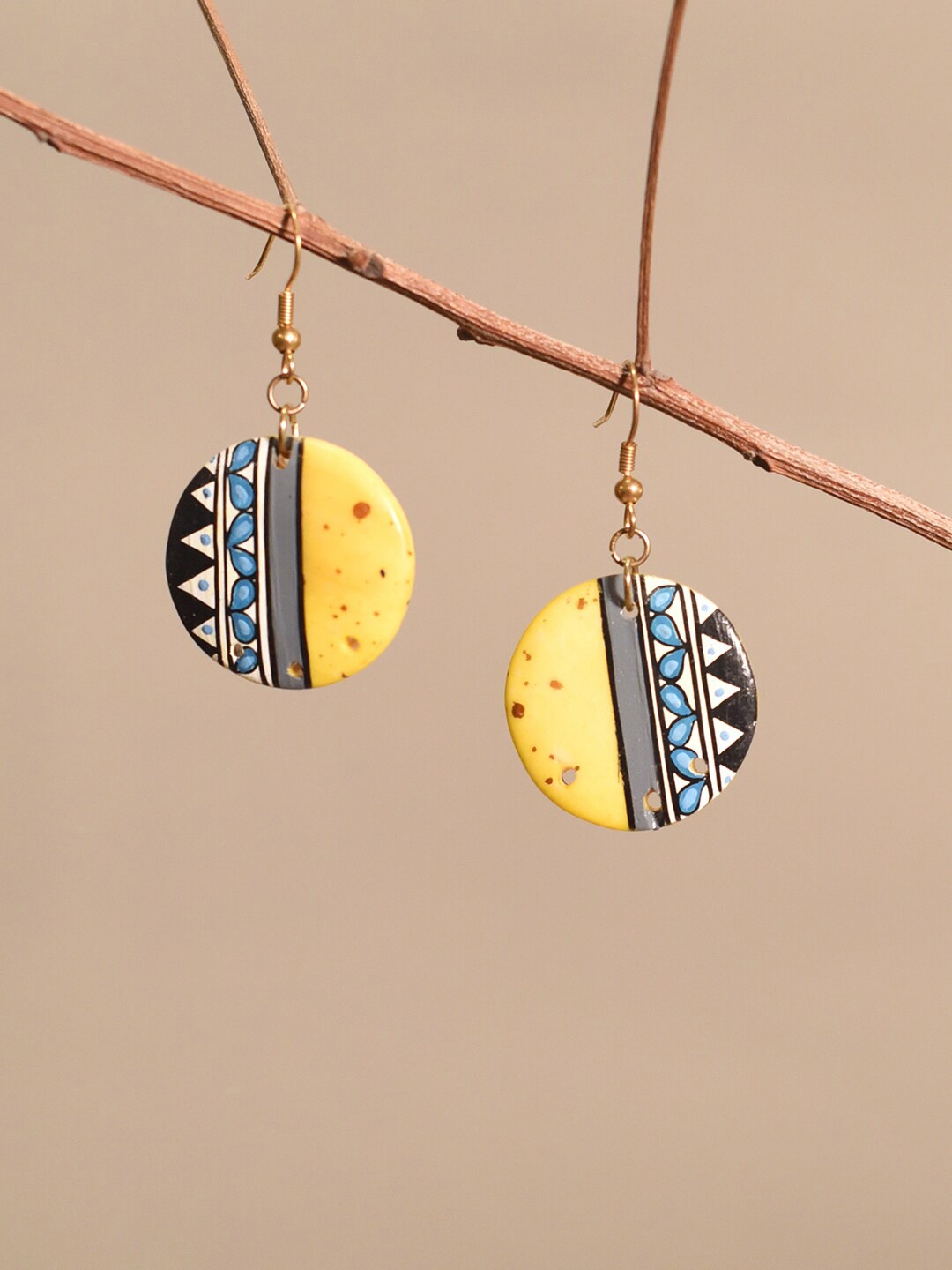 

AAKRITI ART CREATIONS Brass-Plated Contemporary Drop Earrings, Gold