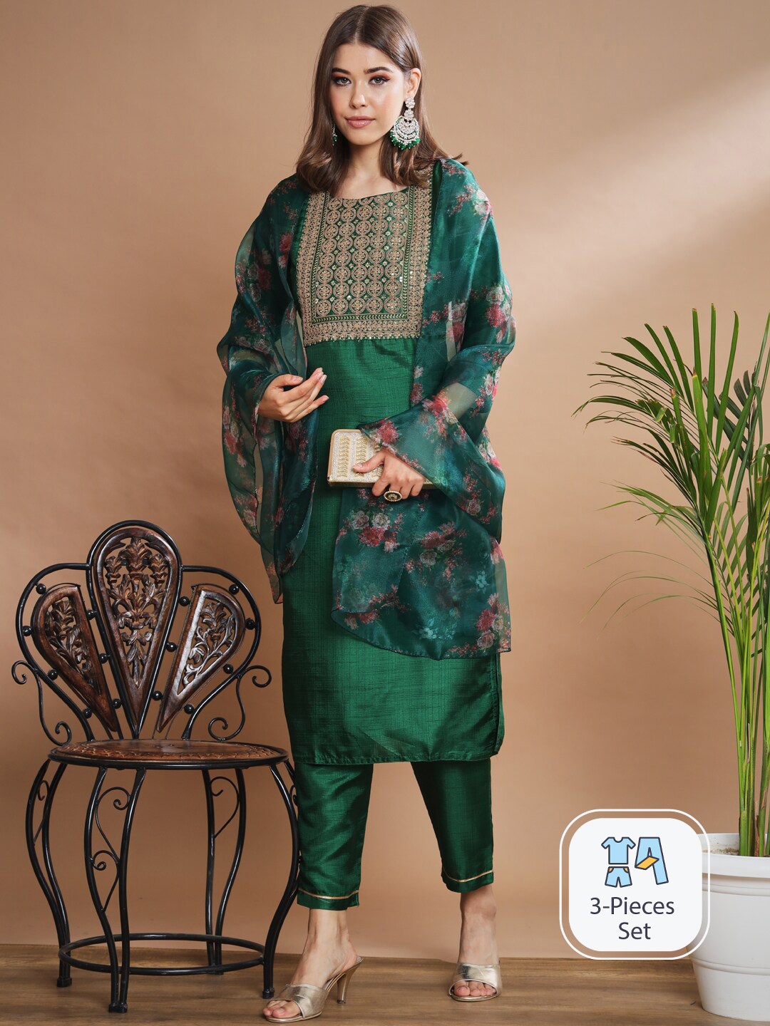 

PPTOSS Floral Embroidered Regular Kurta With Trousers & Dupatta, Green