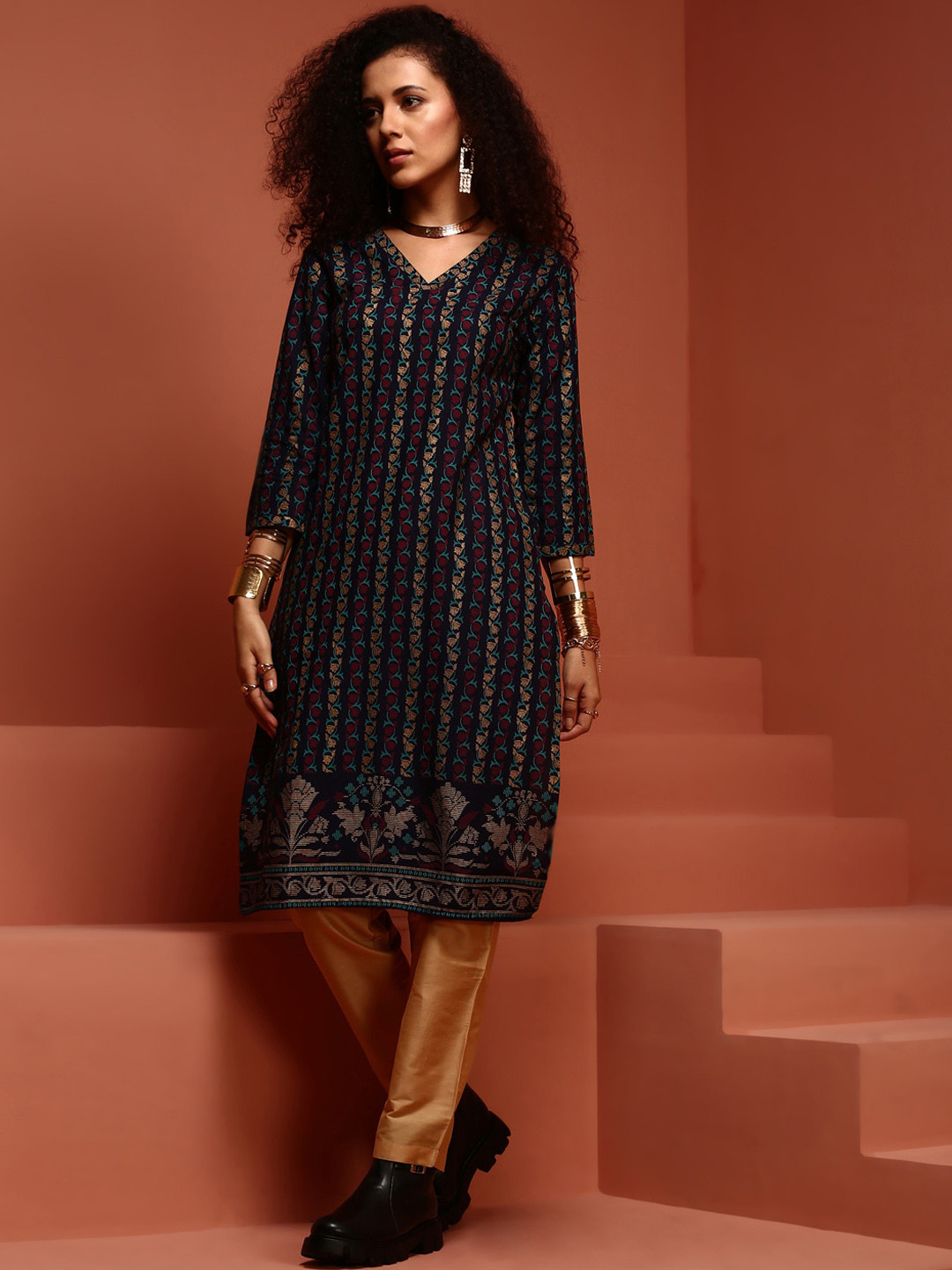 

IMARA Ethnic Motifs Printed Straight Kurta, Navy blue