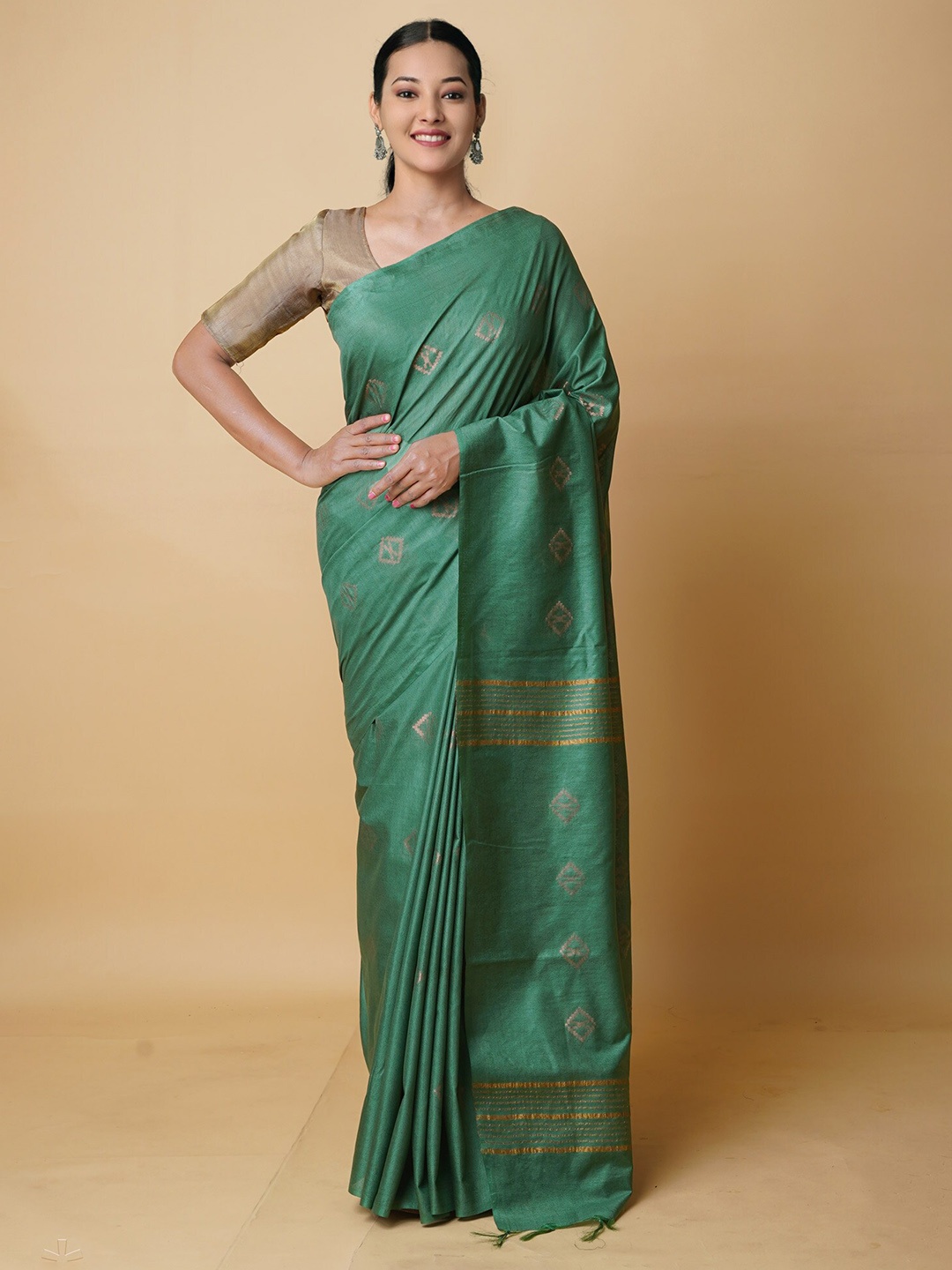 

Unnati Silks Ethnic Motifs Woven Design Zari Detailed Silk Cotton Chanderi Saree, Green