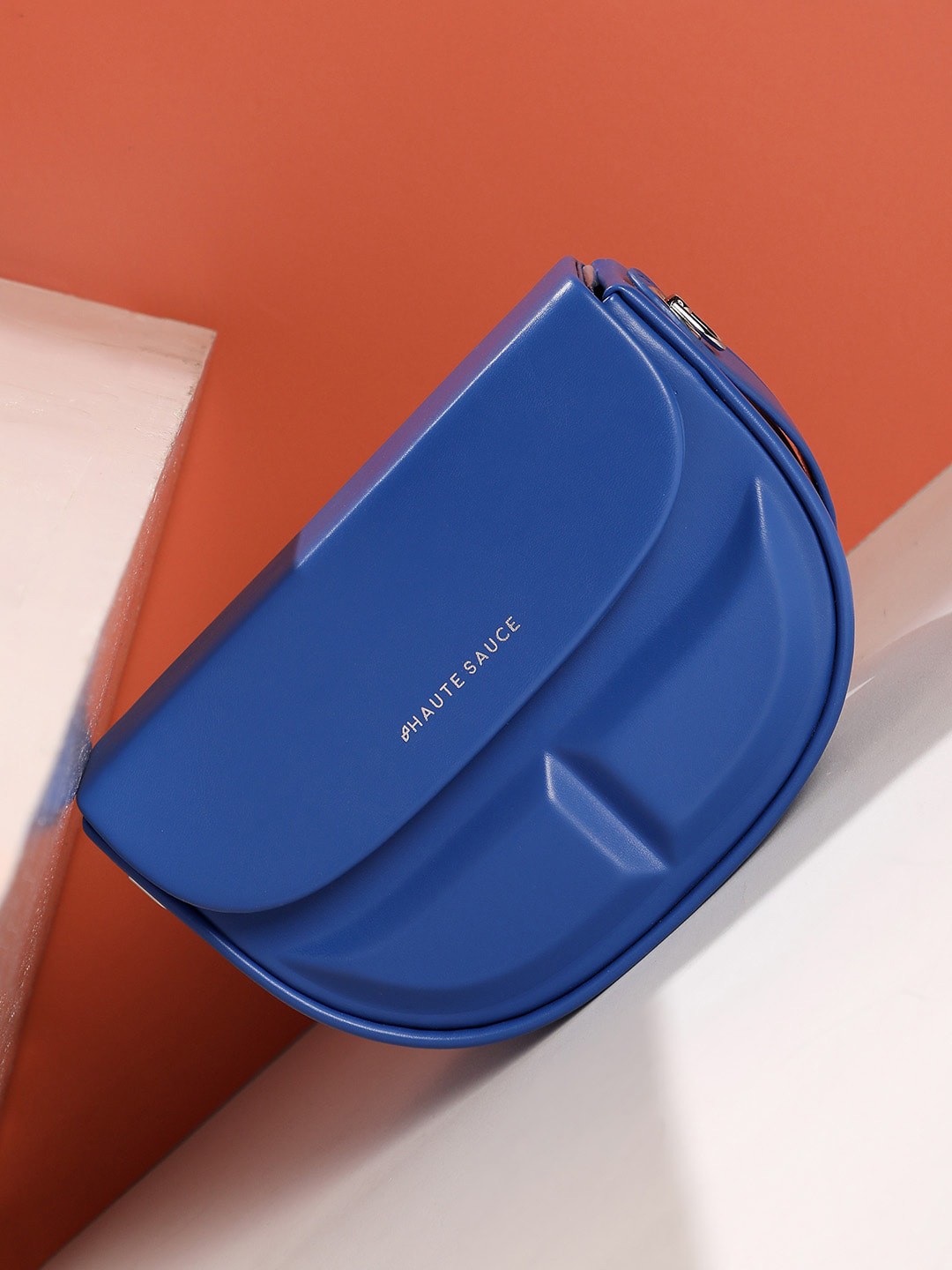 

HAUTE SAUCE by Campus Sutra Half Moon Handheld Bag, Blue