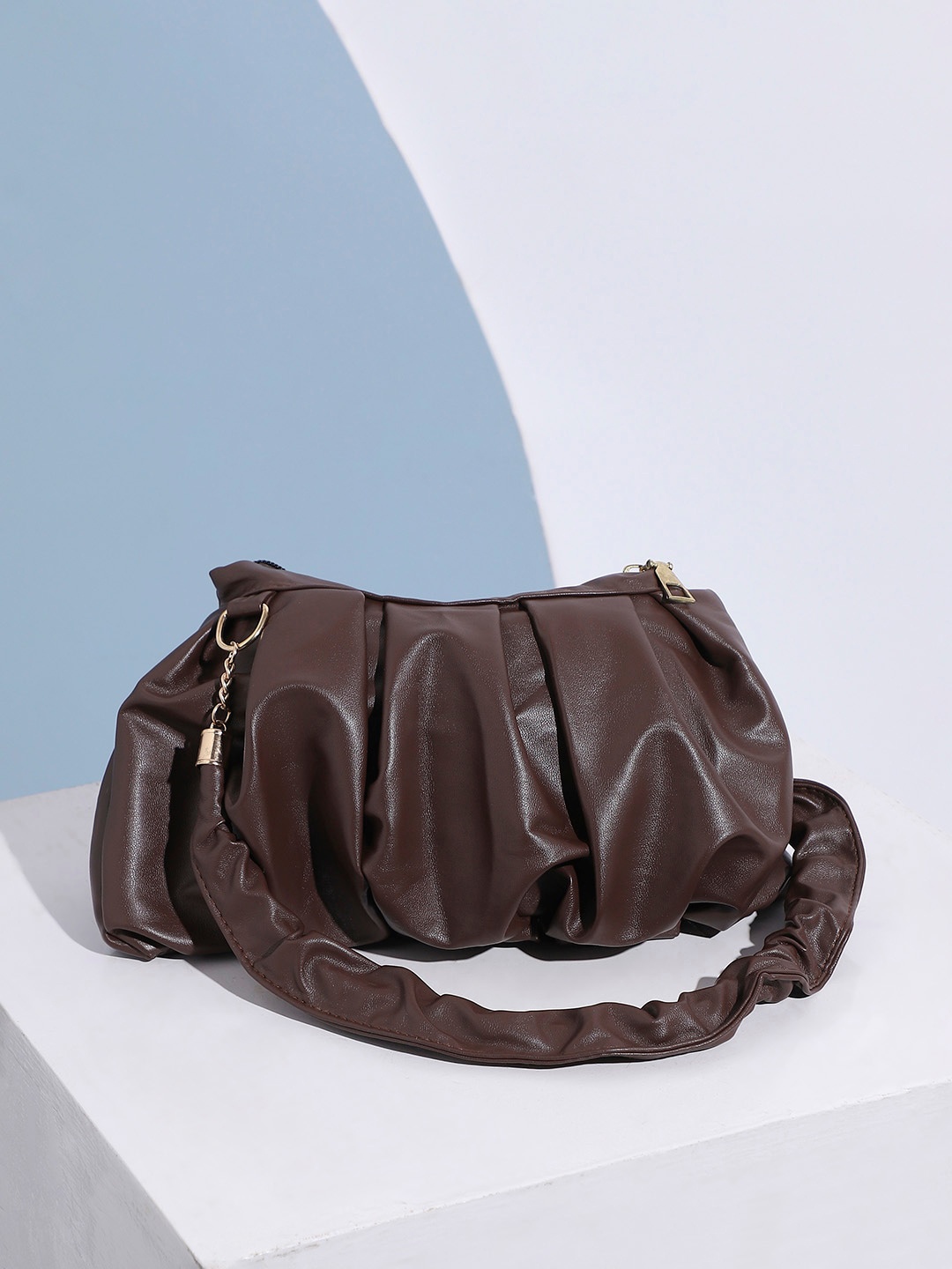 

HAUTE SAUCE by Campus Sutra Swagger Hobo Bag, Brown