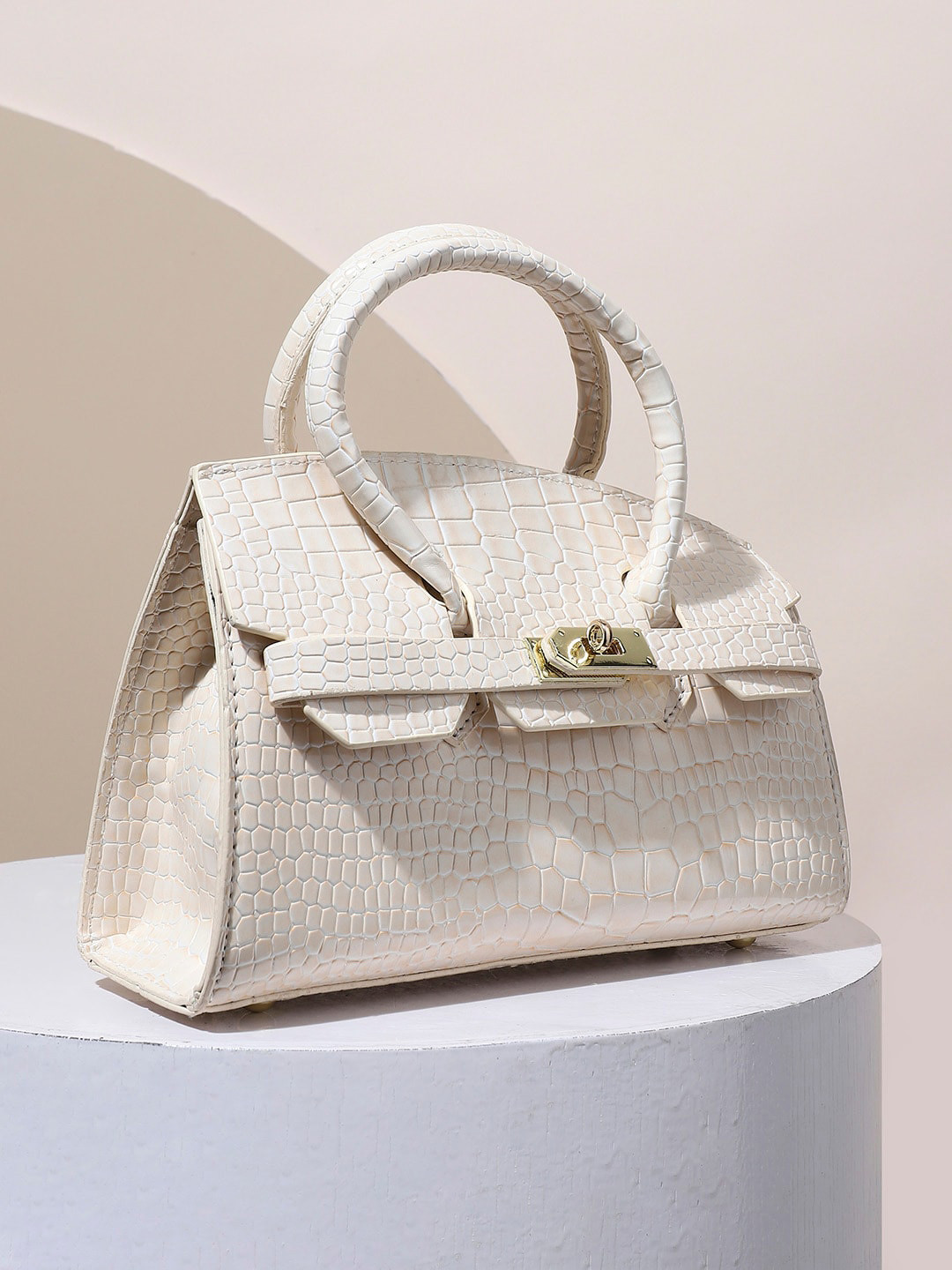 

HAUTE SAUCE by Campus Sutra Textured Structured Handheld Bag, White