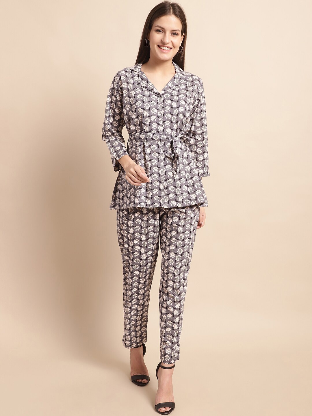 

Aawari Ethnic Motifs Printed Shirt & Trousers, Grey