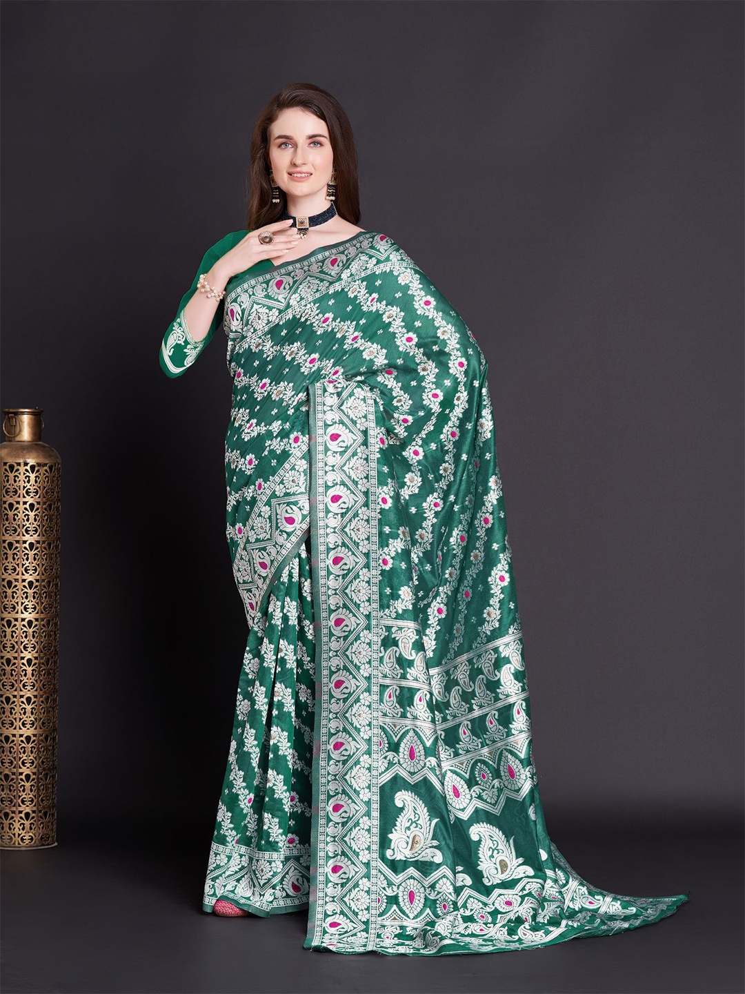 

Anouk Floral Woven Design Zari Detail Saree, Green