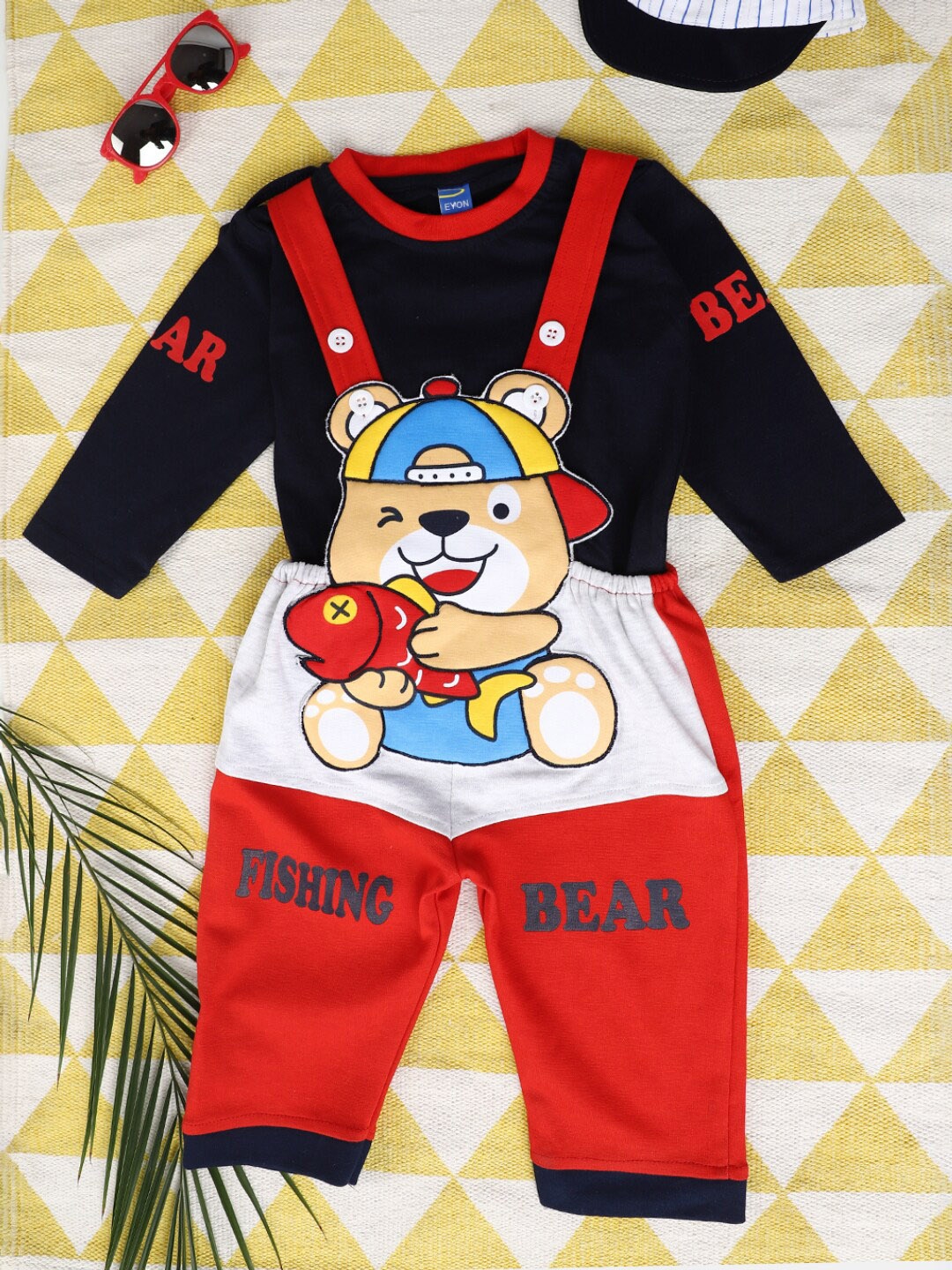

V-Mart Infants Printed Knit Dungaree And T-shirt, Red