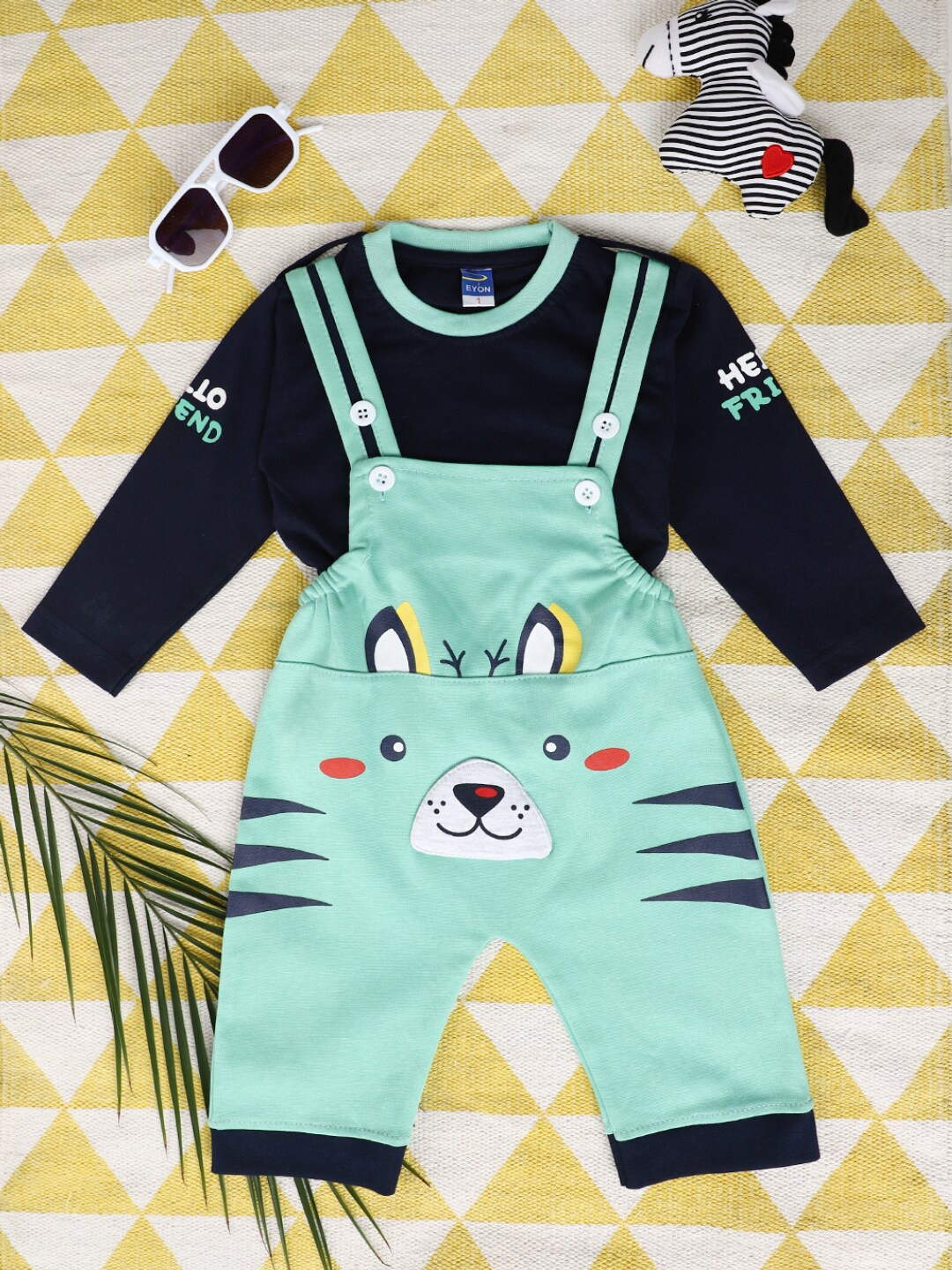 

V-Mart Infant Kids Printed Pure Cotton T-shirt With Dunagree, Sea green