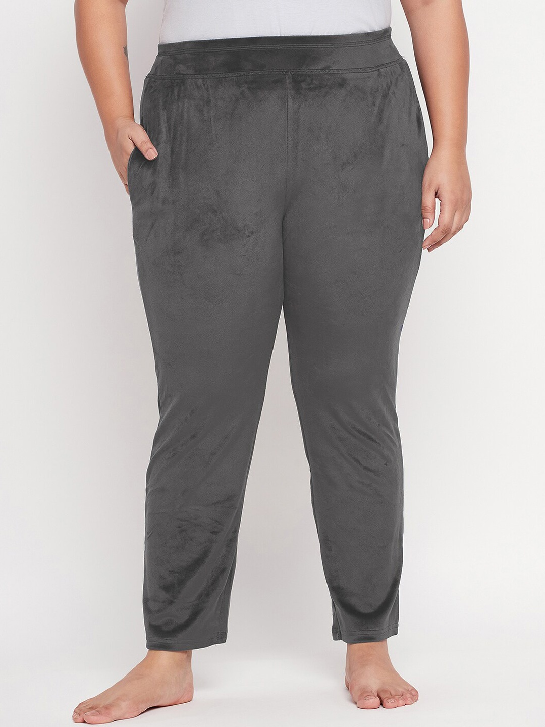 

Camey Plus Size Velvet Lounge Pants, Grey
