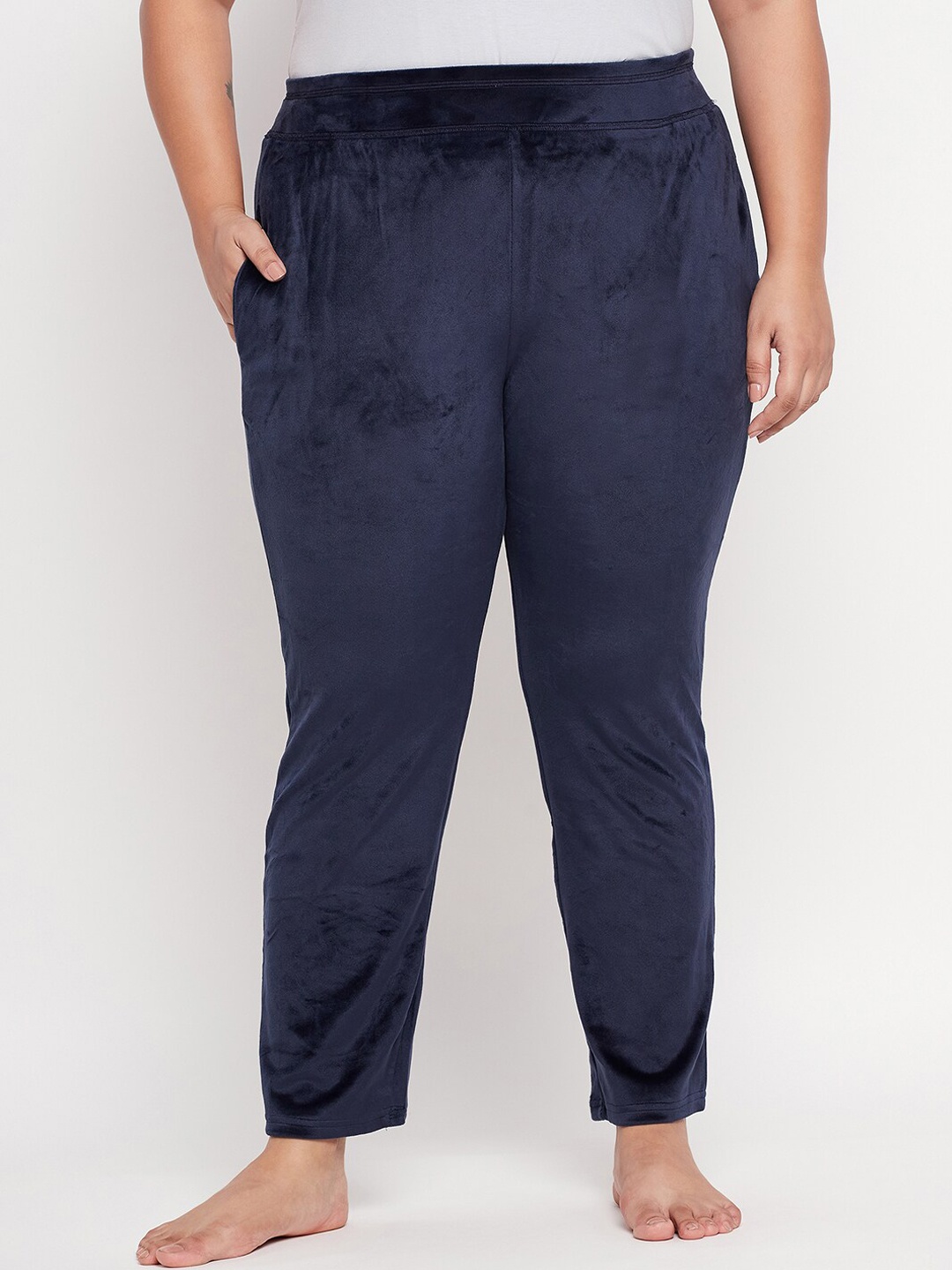 

Camey Plus Size Velvet Lounge Pants, Navy blue