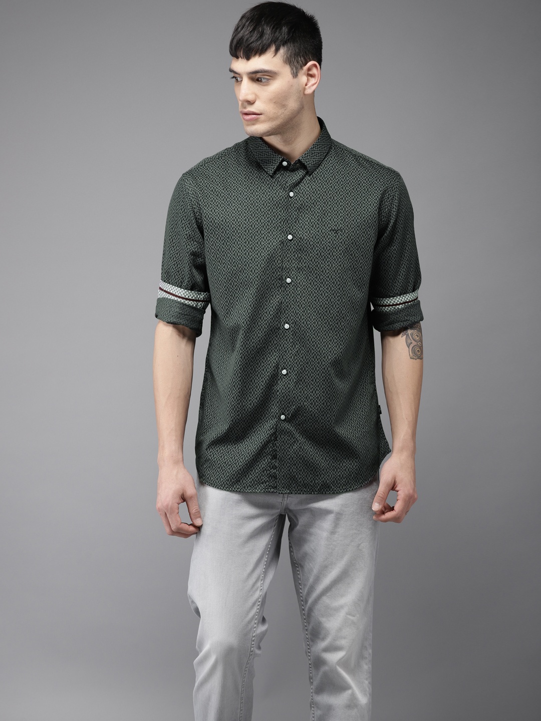 

Flying Machine Men Charcoal & Black Slim Fit Printed Casual Shirt