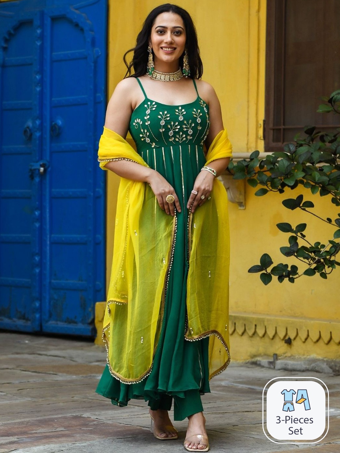 

Urbanstree Floral Embroidered Empire Beads & Stones Kurta With Trousers & Dupatta, Green