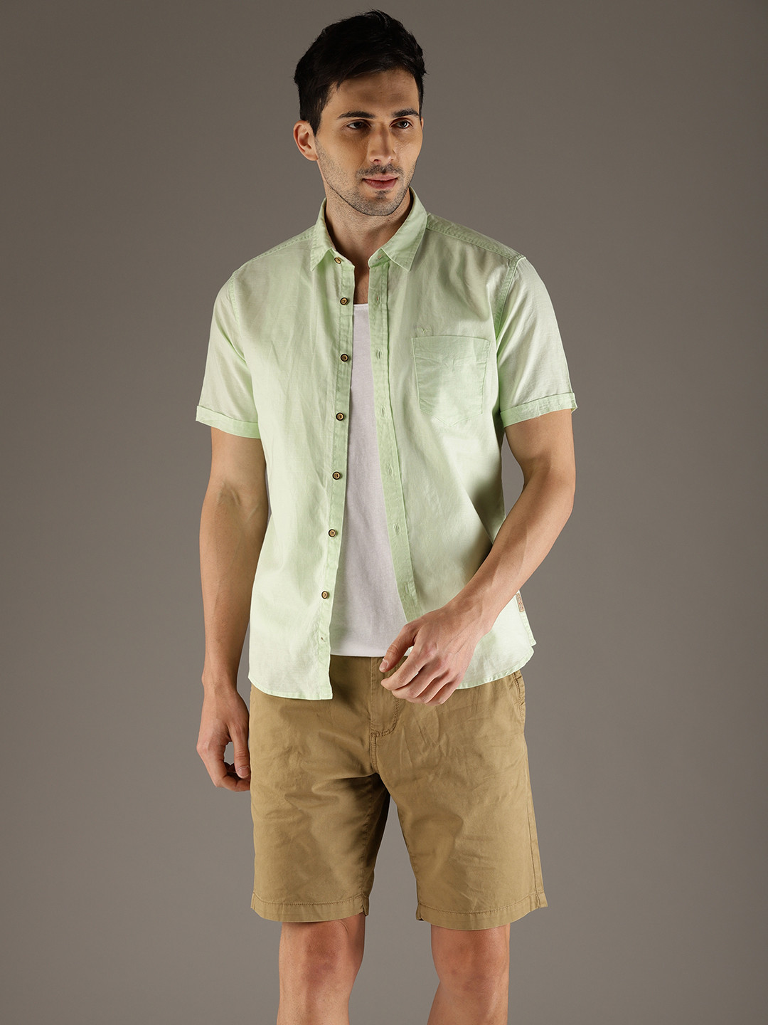 

Flying Machine Men Green Comfort Slim Fit Solid Casual Shirt