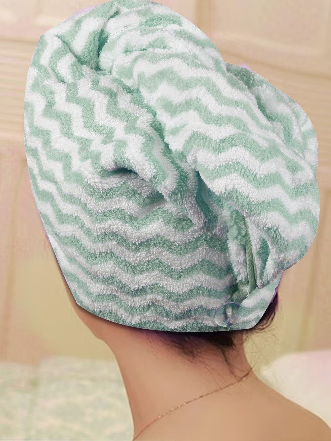 

Black gold Green & White Zig Zag Design 400 GSM Pure Cotton Hair Draper