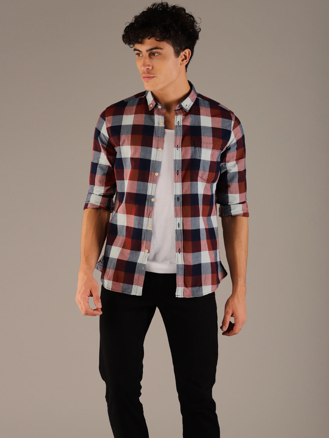 

Flying Machine Men Red & Blue Slim Fit Checked Casual Shirt