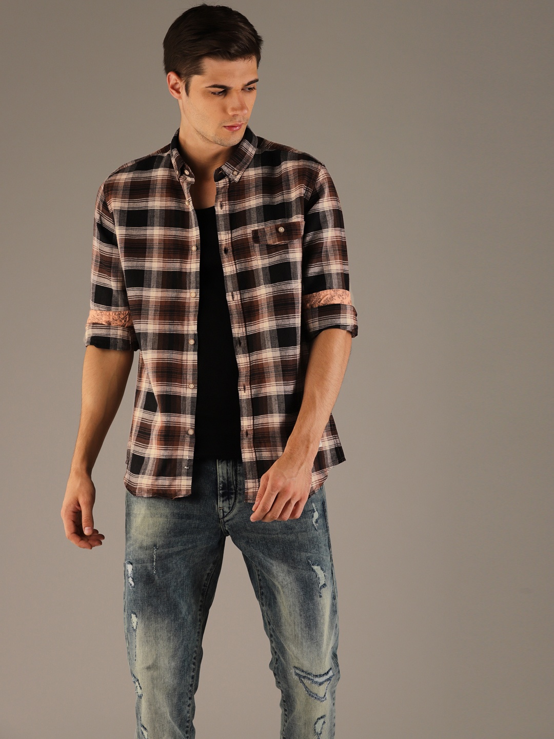 

Flying Machine Men Brown & Beige Slim Fit Checked Casual Shirt