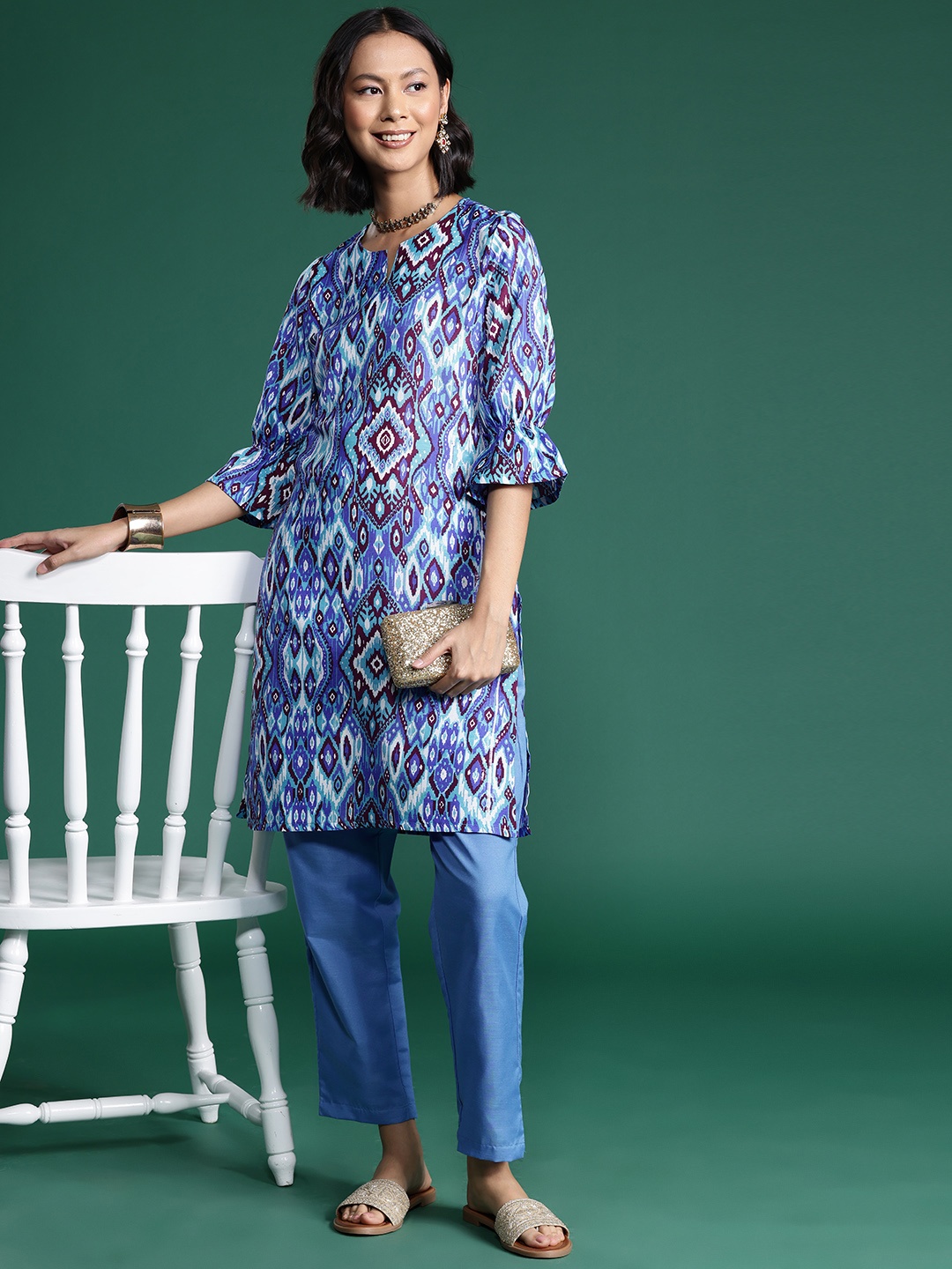 

Sangria Women Ethnic Motifs Printed Kurta with Trousers, Blue
