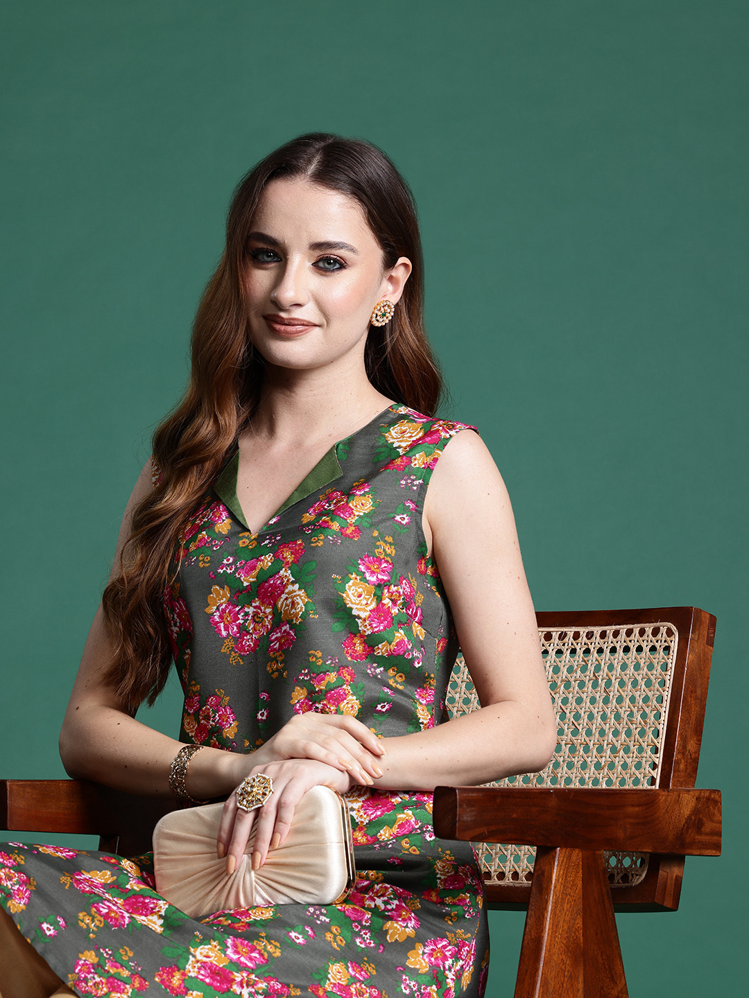 

Sangria Floral Printed Sleeveless A-Line Kurta, Olive
