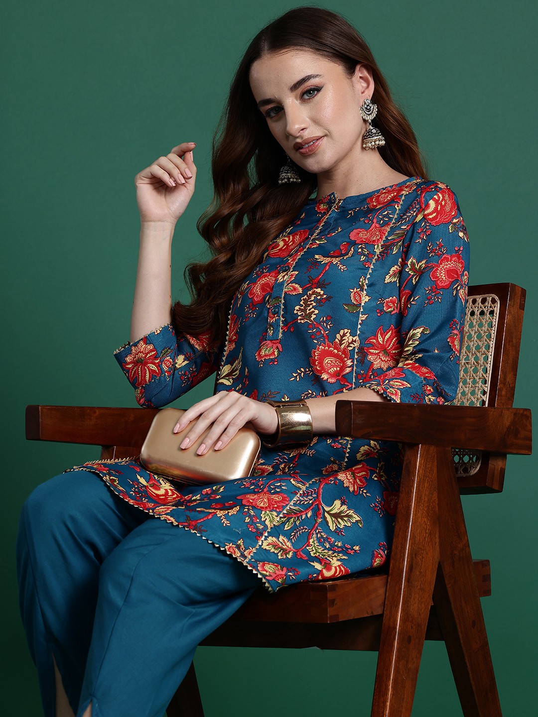 

Sangria Floral Printed Panelled Gotta Patti Kurta with Harem Pants, Teal