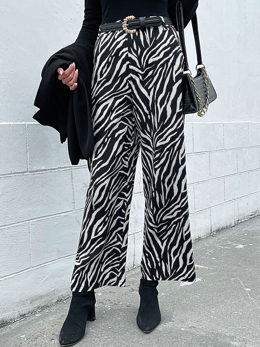 

StyleCast Women Animal Printed Loose Fit High-Rise Parallel Trousers, Black