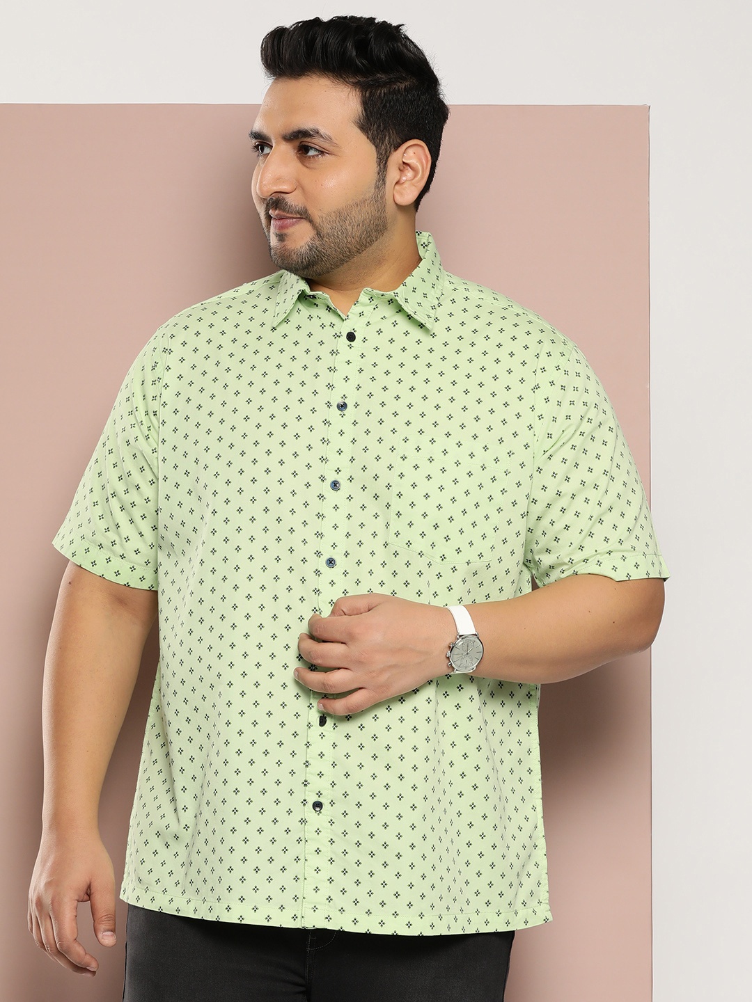 

Sztori Men Floral Printed Cotton Casual Shirt, Green