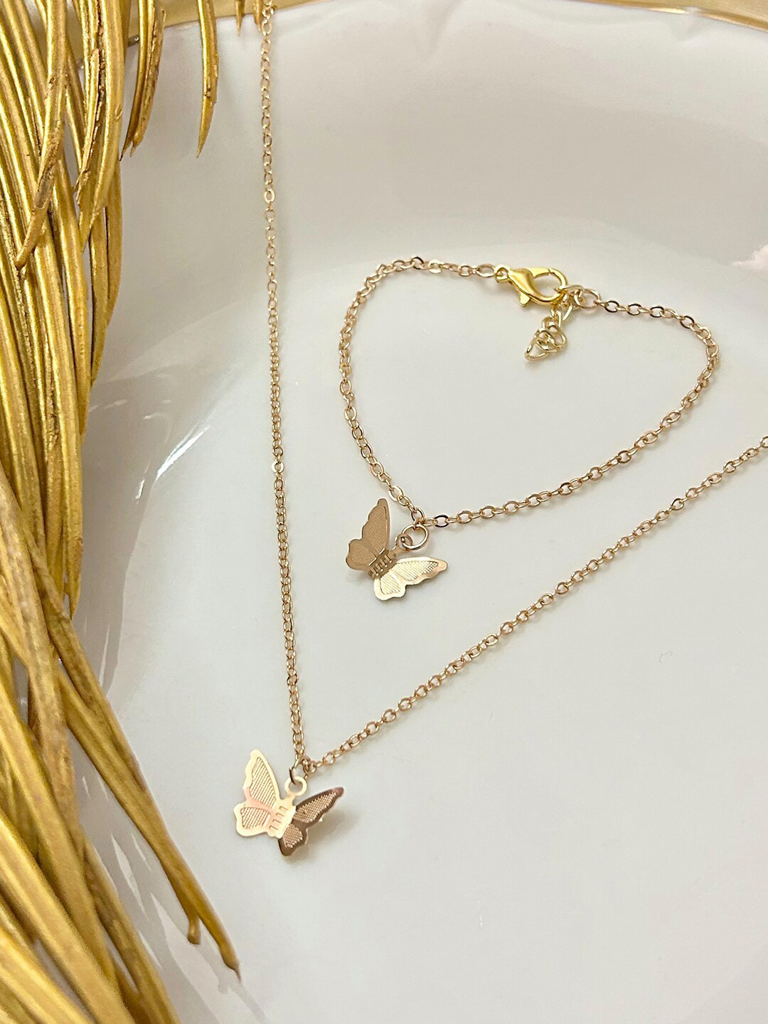 

Ayesha Gold-Plated Necklace With Bracelet