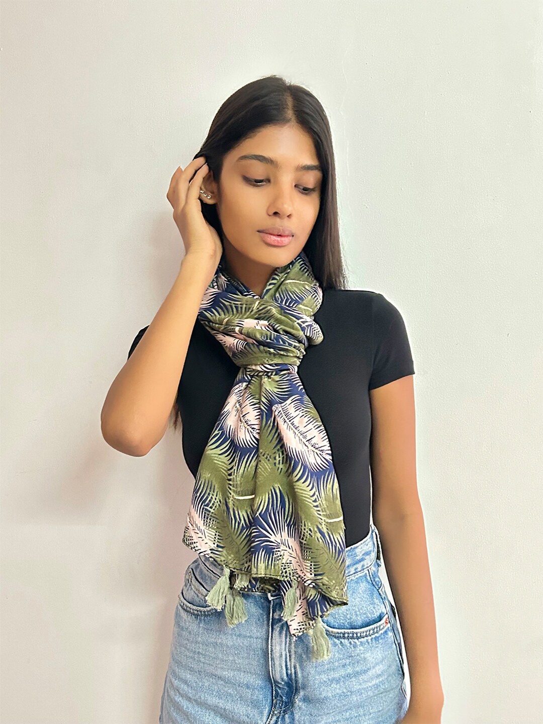 

Ayesha Women Floral Printed Scarf, Green