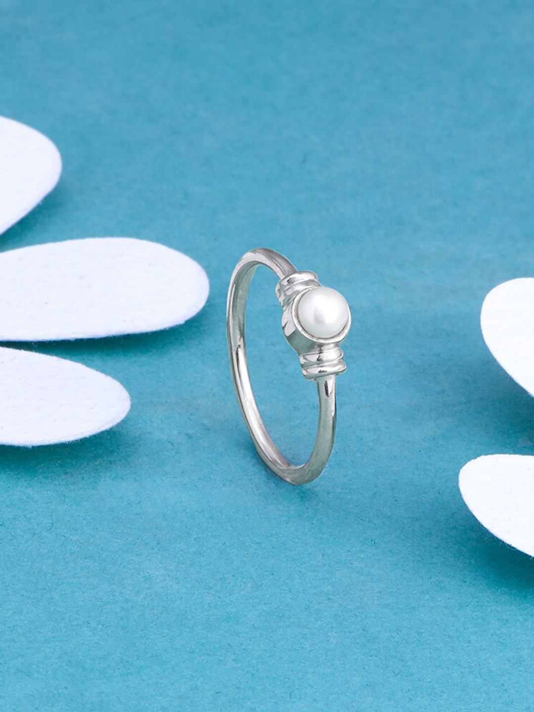 

GIVA 925 Sterling Silver Rhodium-Plated Artificial Beads-Studded Ring
