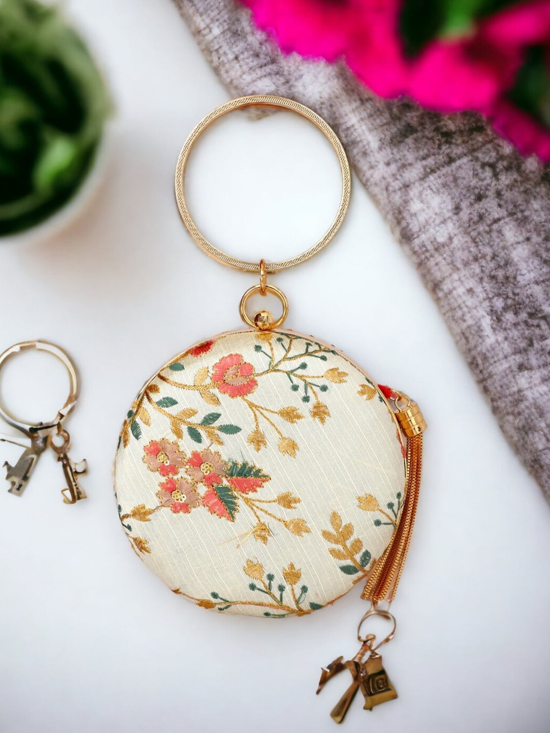 

Toobacraft Embroidered Potli Clutch, Cream