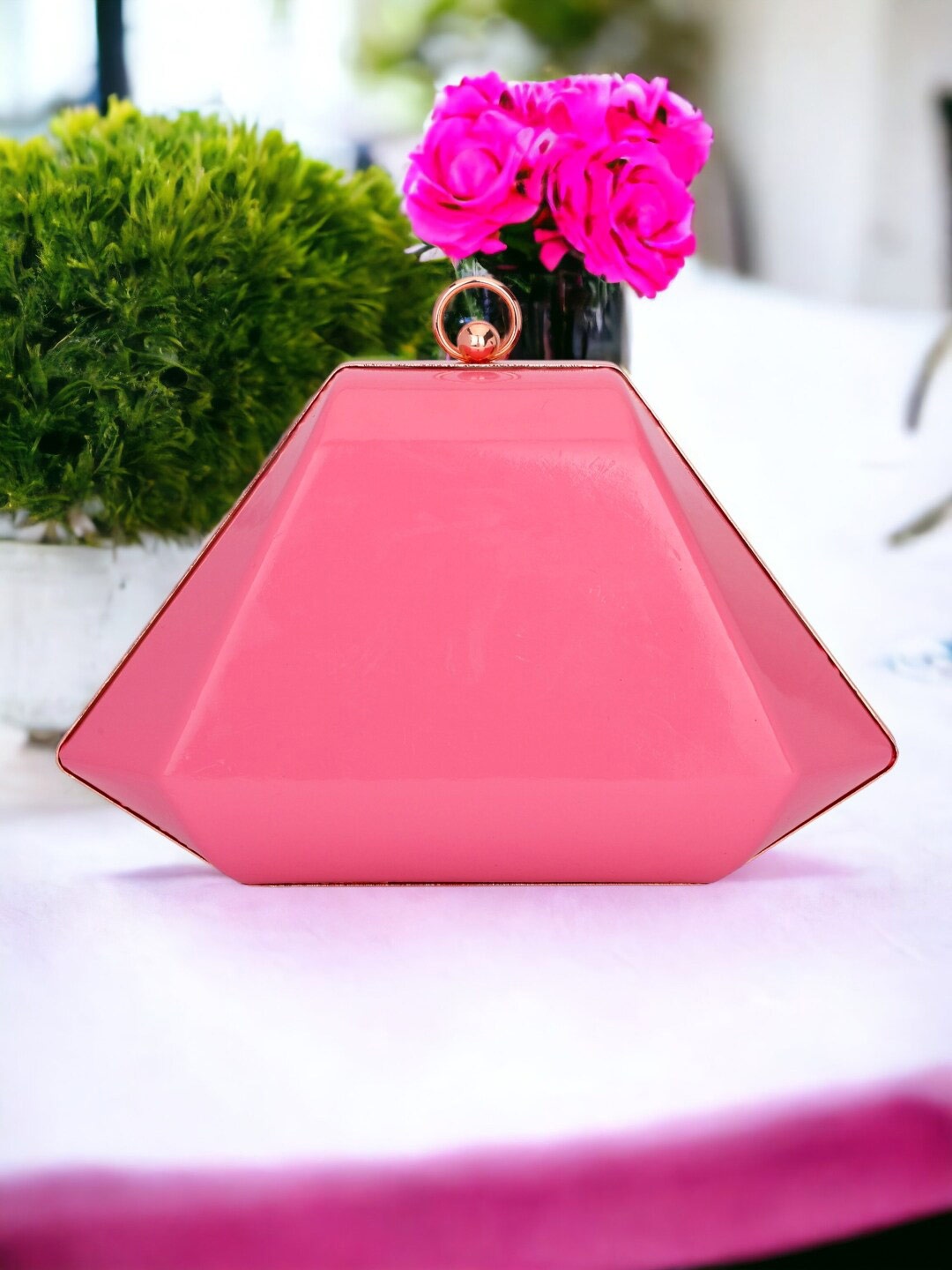 

Toobacraft Pyramid Box Clutch, Magenta