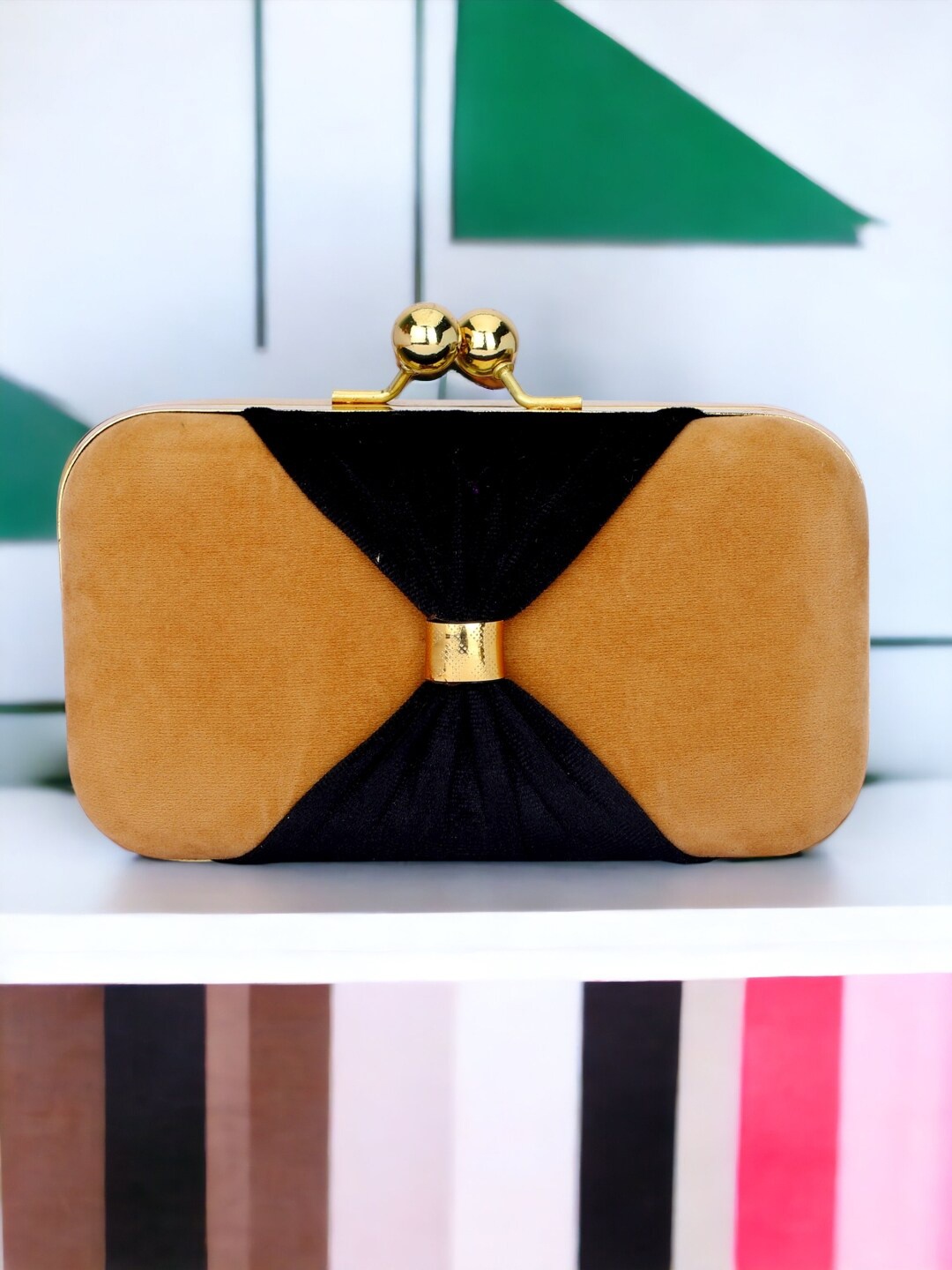 

Toobacraft Bow-Detailed Box Clutch, Gold