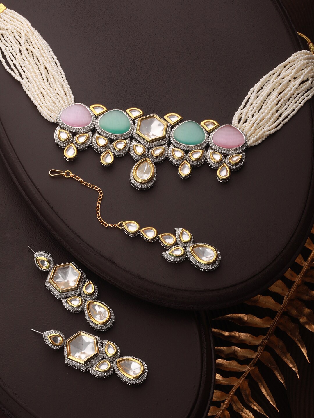 

Priyaasi Silver-Plated Kundan-Studded Necklace and Earrings