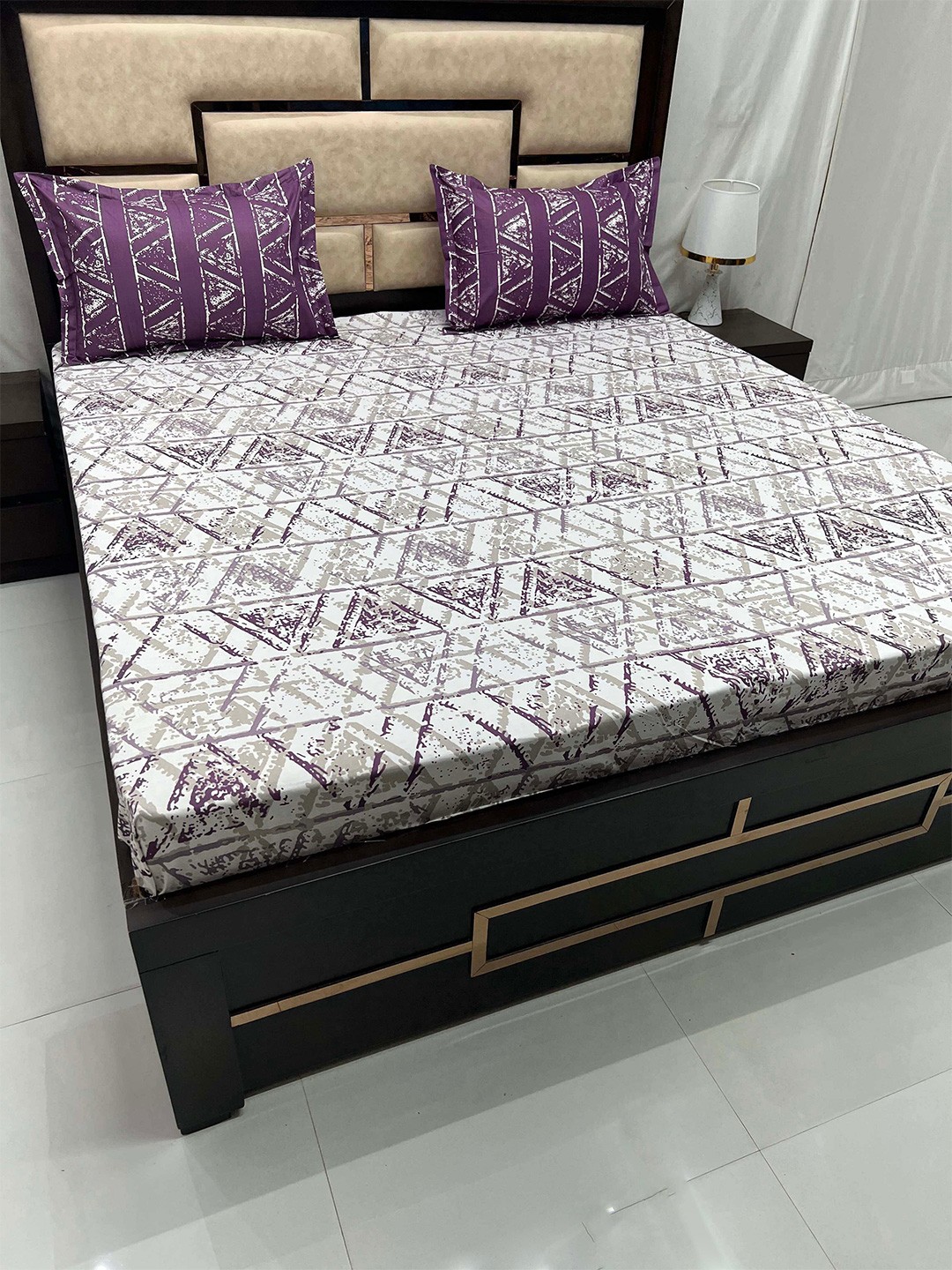 

Pure Decor Lifestyle Purple & White Pure Cotton 350 TC King Bedsheet with 2 Pillow Covers