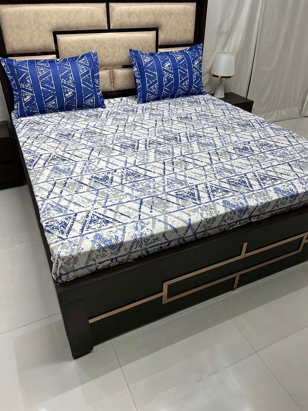 

Pure Decor Lifestyle Blue Geometric Pure Cotton 350 TC King Bedsheet with 2 Pillow Covers