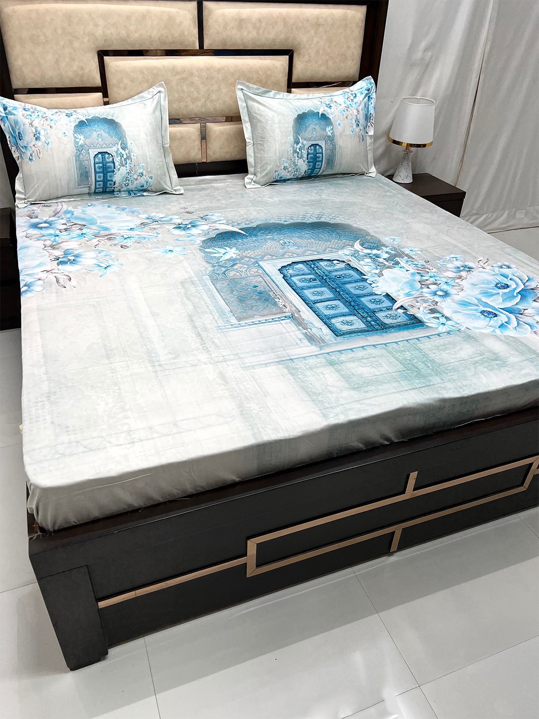 

Pure Decor Majestic Blue & White Floral Pure Cotton 380 TC King Bedsheet Set