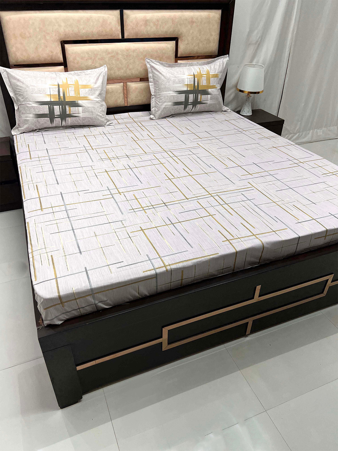 

Pure Decor Majestic Grey & Grey Geometric Cotton 350 TC King Bedsheet With 2 Pillow Covers