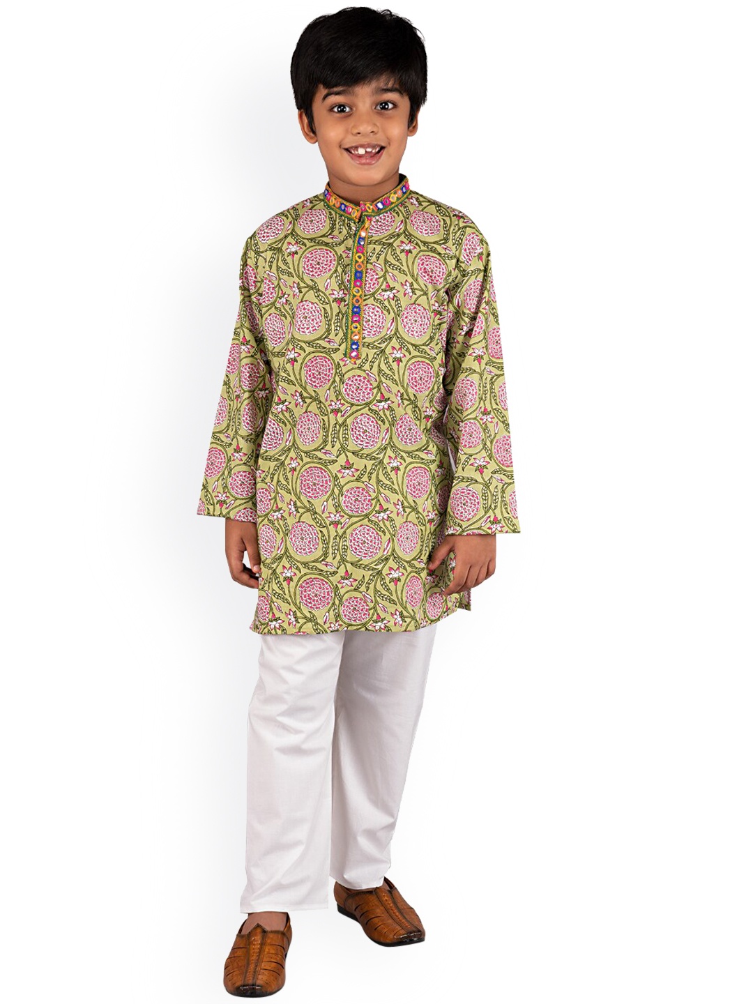 

kidcetra Boys Floral Printed Mandarin Collar Mirror Work Pure Cotton Kurta with Pyjamas, Green