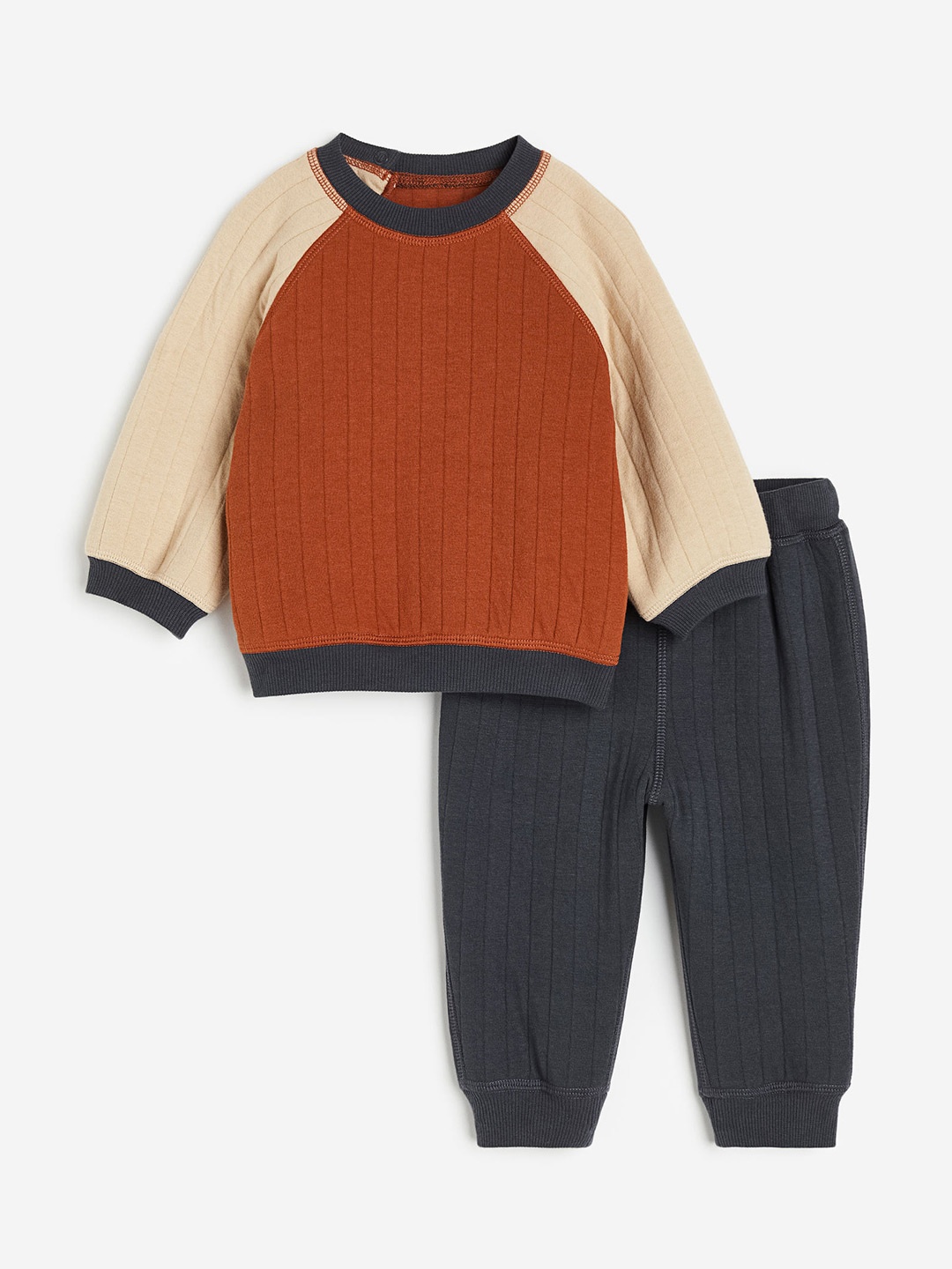 

H&M Boys 2-Piece Quilted Set, Brown
